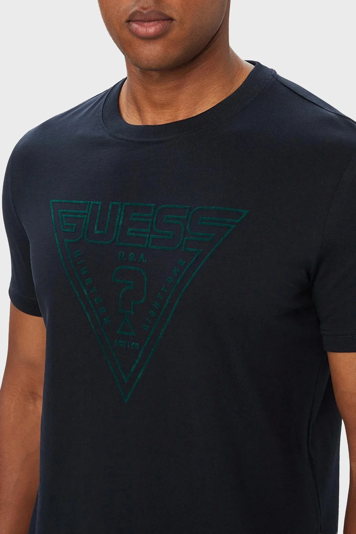 Guess Miken Pamuklu Regular Fit Bisiklet Yaka Z6YI20K5016 Erkek T Shirt Z6YI20 K5016 A73L Lacivert-beyaz - 1