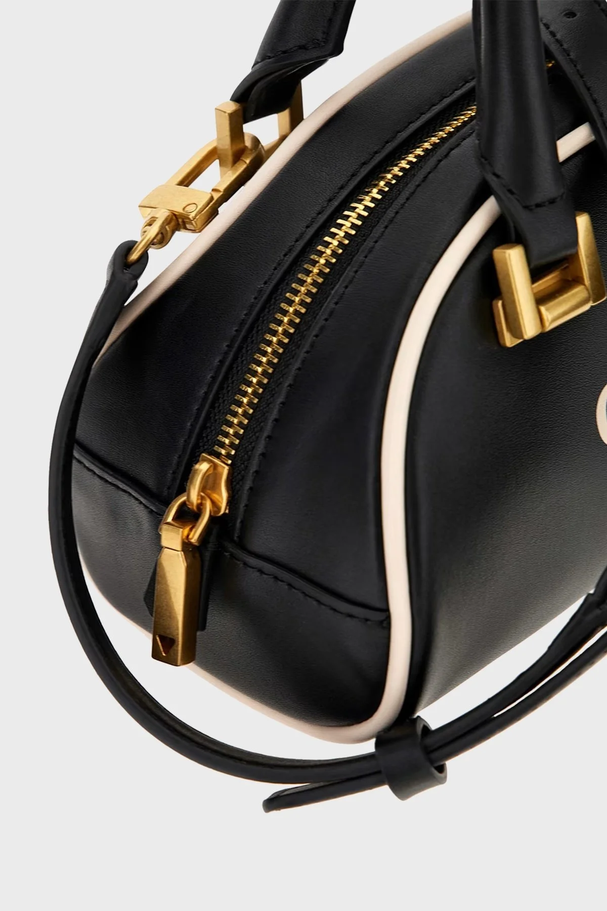 Guess Mildred İşlemeli Logo Mini El sı Bayan Çanta HWVS8962760 BLA SİYAH - 6
