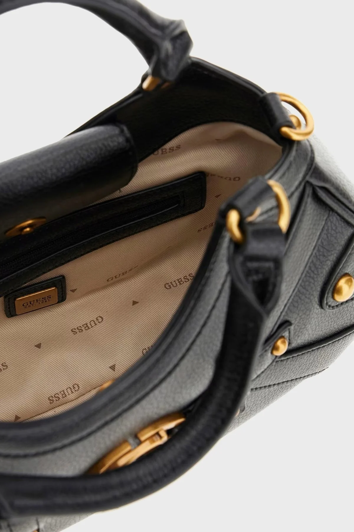 Guess Mintha Logolu Çıkarılabilir Omuz Askılı HWBB9348050 Bayan Çanta HWBB93 48050 BLA SİYAH - 3