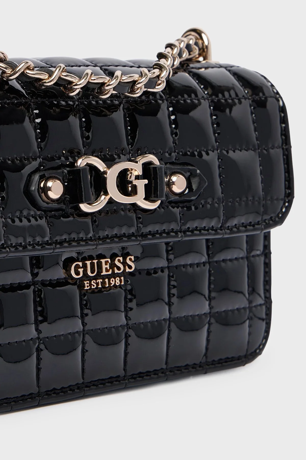 Guess Nadira Kapitoneli Zincir Askılı HWQT8424780 Bayan Çanta HWQT84 24780 BLA SİYAH - 4