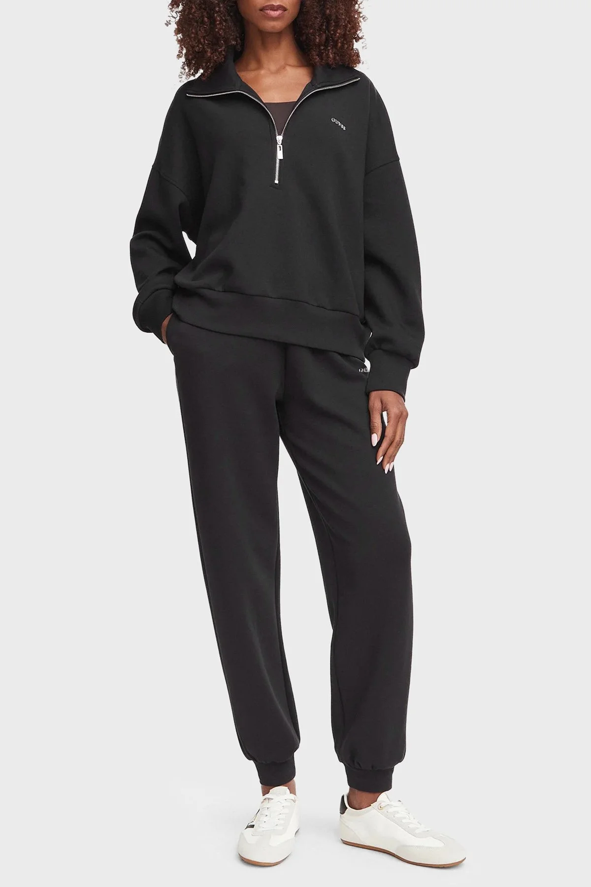 Guess Nat Relaxed Fit Dik Yaka V6YQ25K4801 Kadın Sweat V6YQ25 K4801 JBLK Siyah - 2