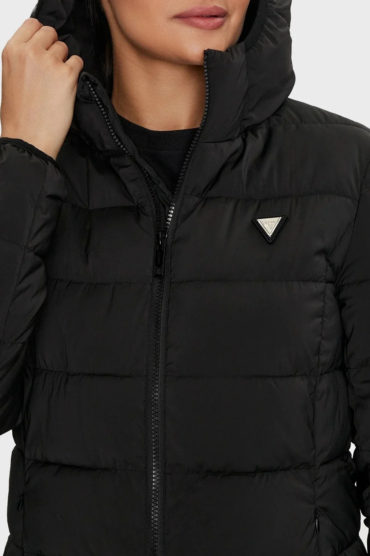 Guess New Aleta Kapitoneli Regular Fit Kapüşonlu Uzun Şişme V4YL05WF3X0 Bayan Mont V4YL05 WF3X0 JBLK SİYAH - 10