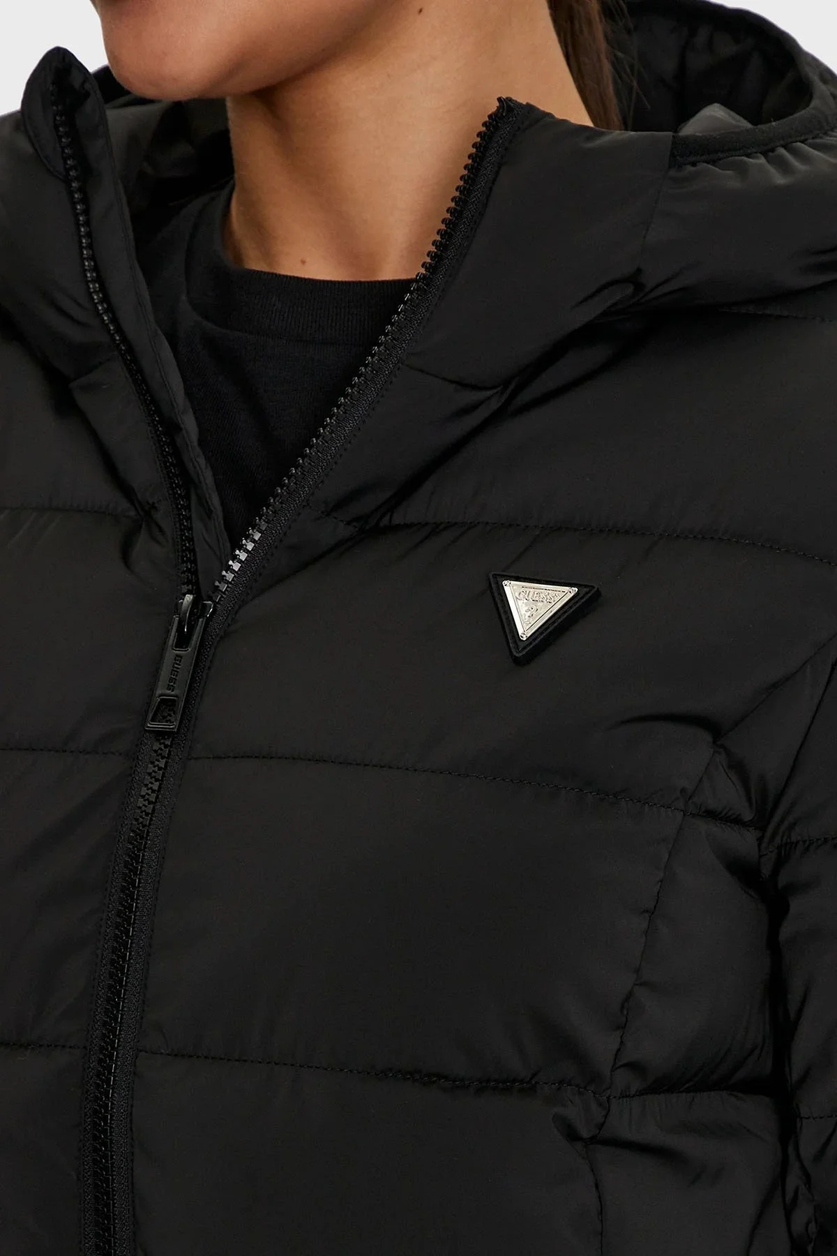 Guess New Aleta Kapitoneli Regular Fit Kapüşonlu Uzun Şişme V4YL05WF3X0 Bayan Mont V4YL05 WF3X0 JBLK SİYAH - 12