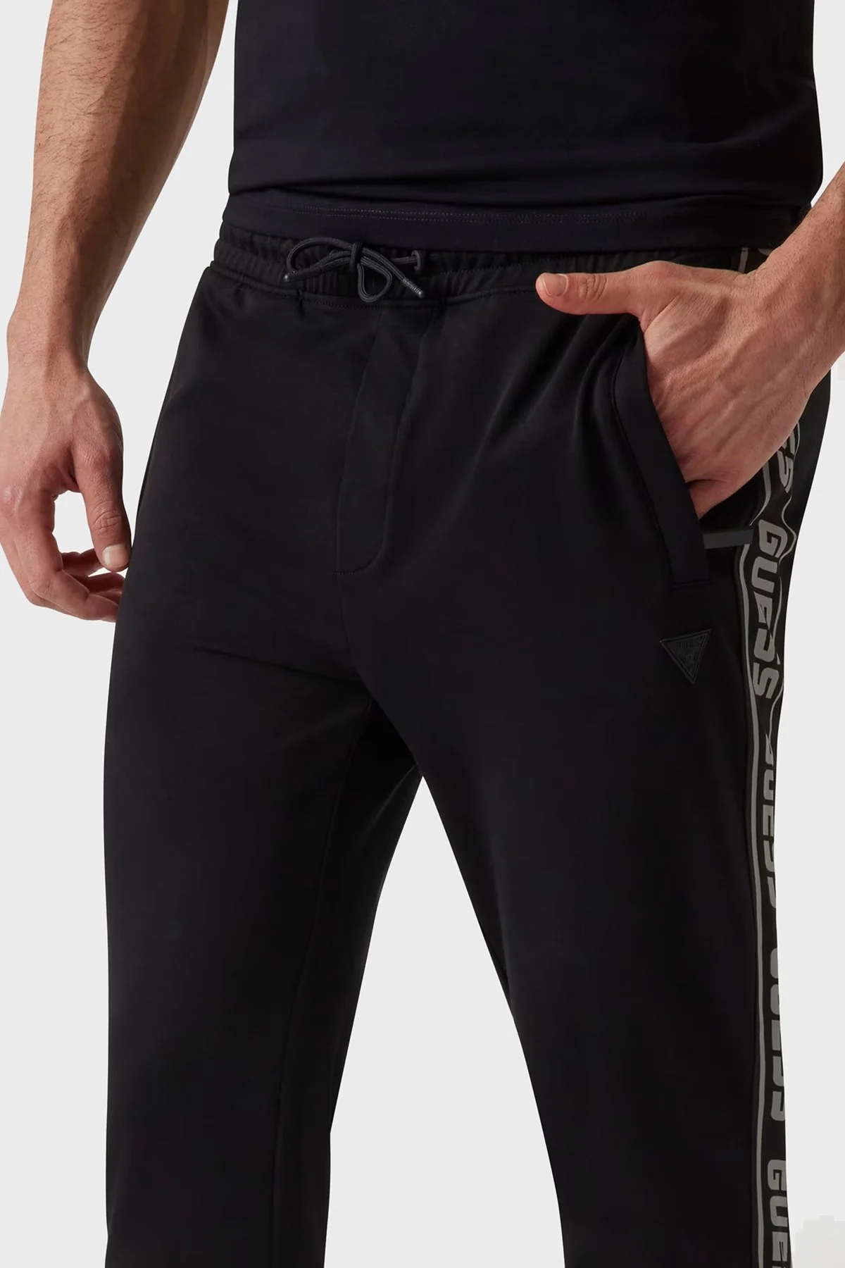 Guess New Arlo Pamuklu Regular Fit Logolu Şerit Detaylı Z2YB19K6ZS1 Erkek Pantolon Z2YB19 K6ZS1 JBLK SİYAH - 4