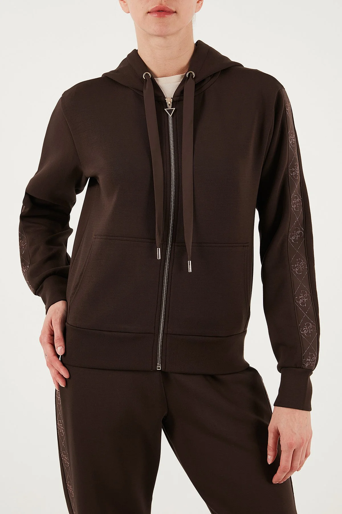 Guess New Hooded Regular Fit Kapüşonlu Yaka Logolu Fermuarlı W5YQ05KBYE2 Bayan Sweat W5YQ05 KBYE2 G1EB KAHVE - 1