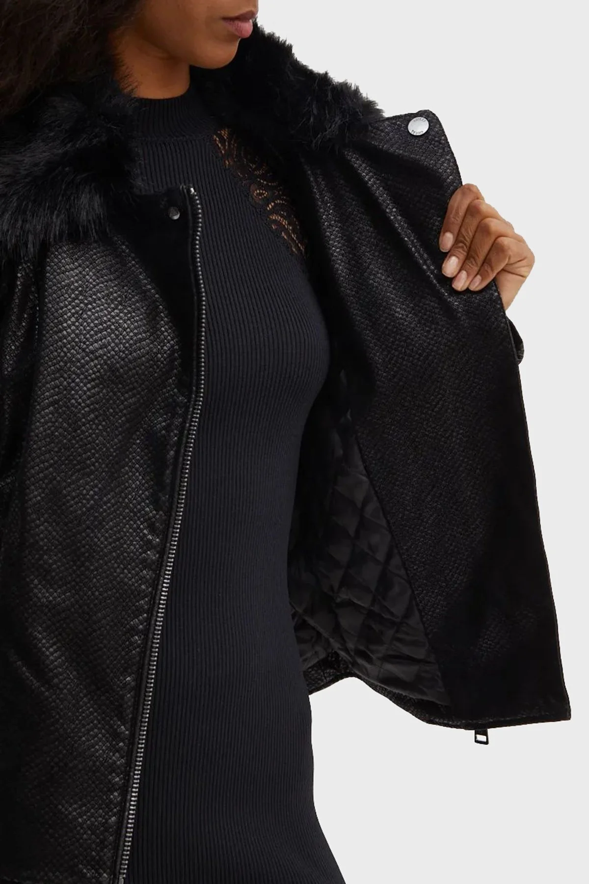 Guess New Olivia Slim Fit Kürklü Fermuarlı Biker W4BL29WGJE0 Bayan Ceket W4BL29 WGJE0 JBLK SİYAH - 6
