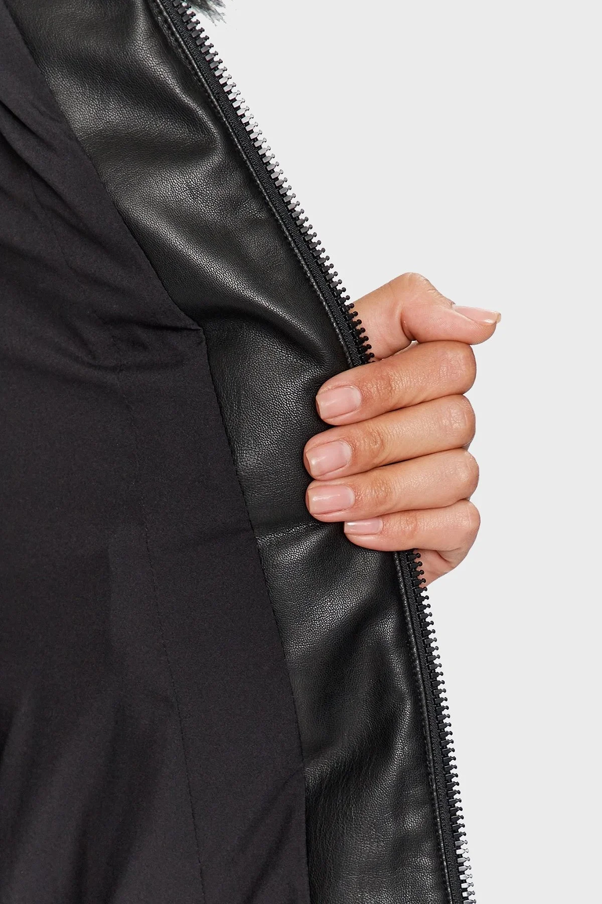 Guess New Oxana Slim Fit Suya Dayanıklı Şişme Bayan Mont W3BL26W6NW2 JBLK SİYAH - 5