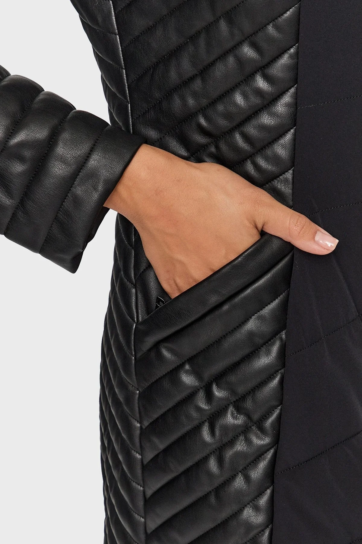 Guess New Oxana Slim Fit Suya Dayanıklı Şişme Bayan Mont W3BL26W6NW2 JBLK SİYAH - 7