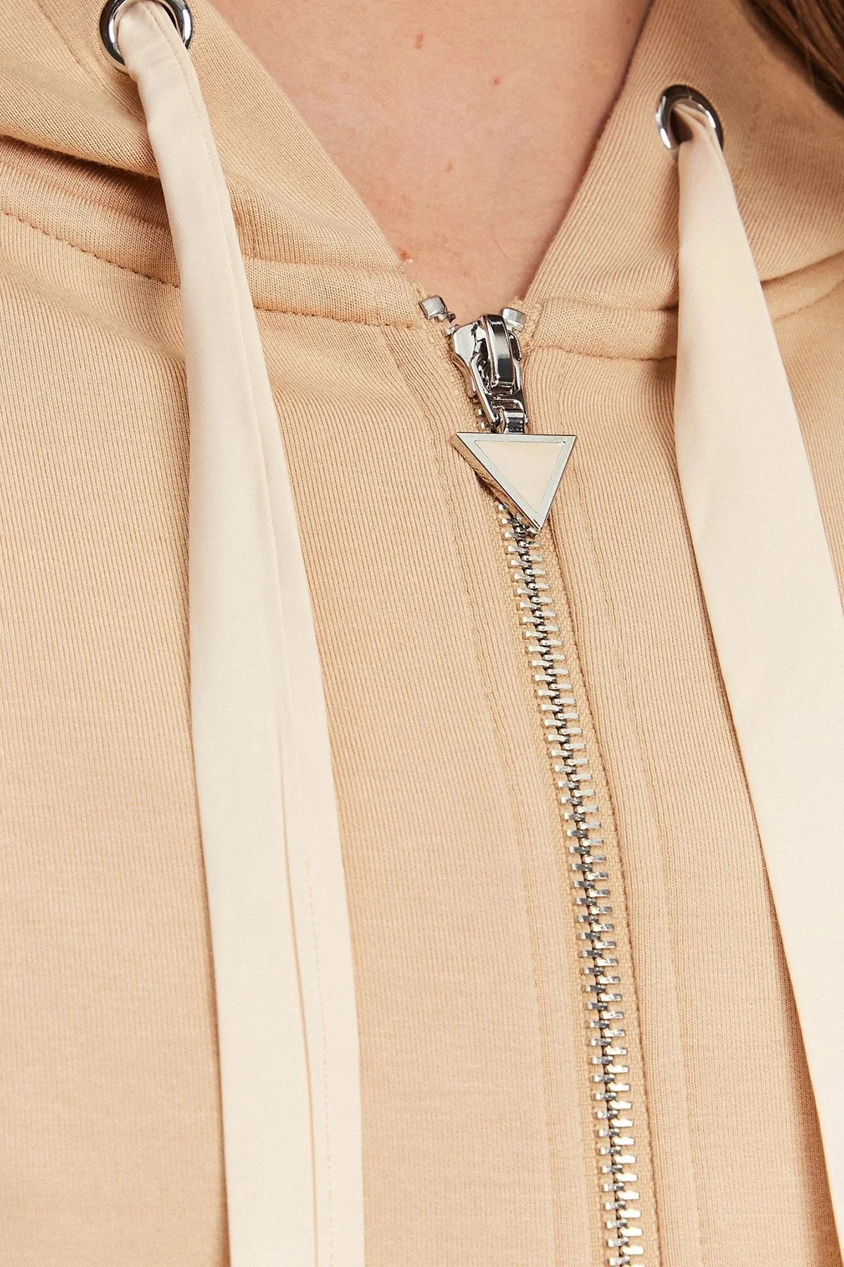 Guess New Regular Fit Kapüşonlu Yaka Logolu W5YQ05KBYE2 Bayan Sweat W5YQ05 KBYE2 A11T BEJ - 4