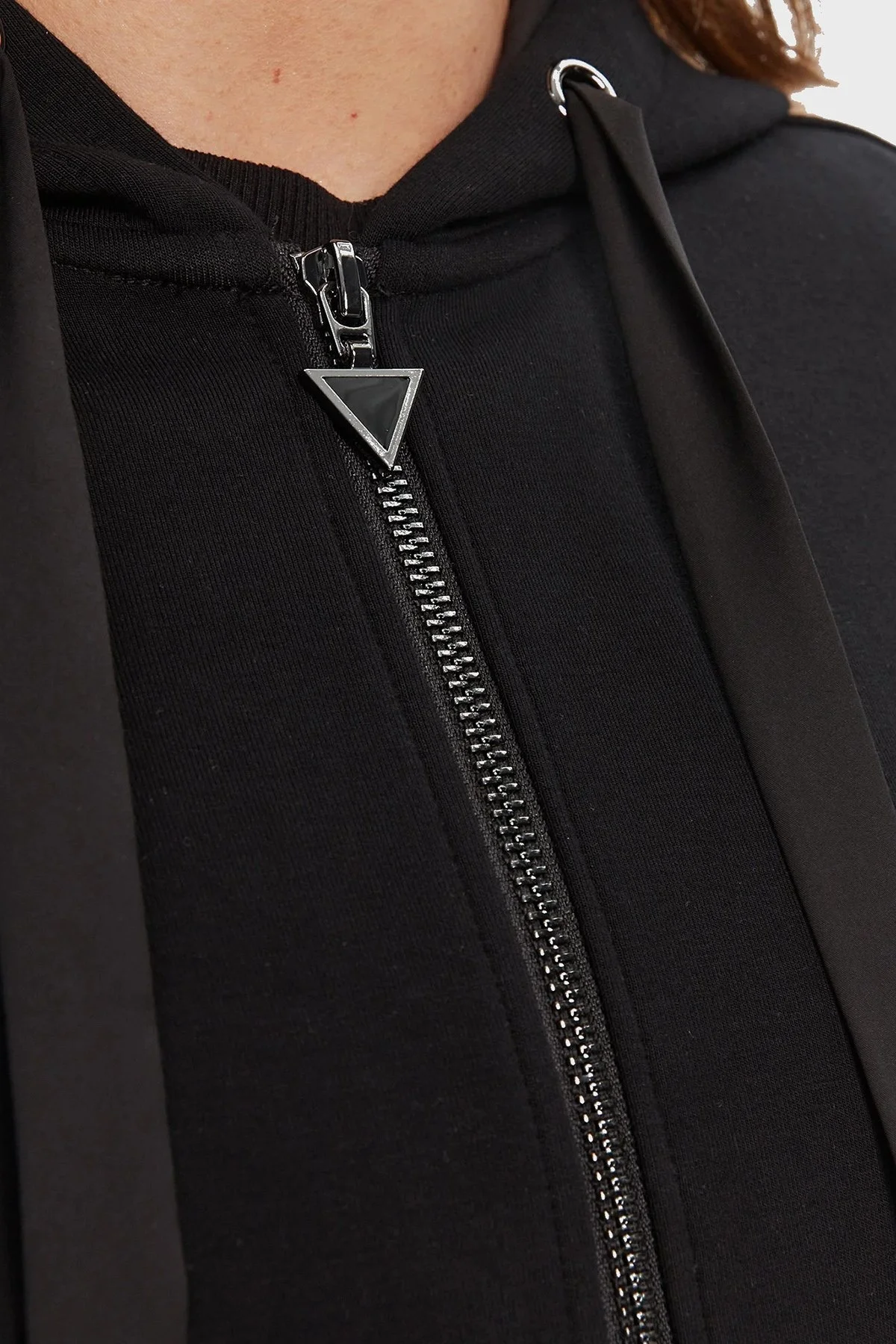 Guess New Regular Fit Kapüşonlu Yaka Logolu W5YQ05KBYE2 Bayan Sweat W5YQ05 KBYE2 JBLK SİYAH - 4