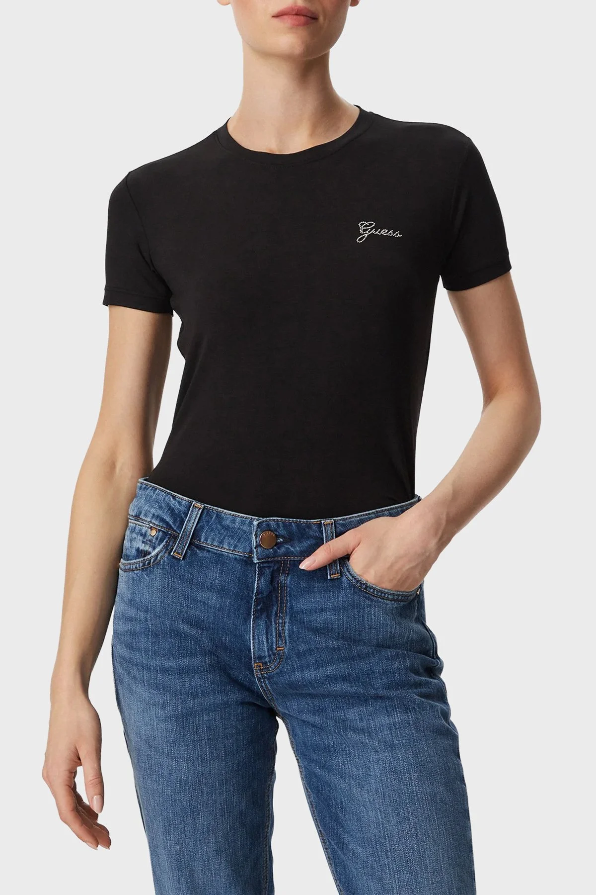Guess New SS Cn Mini Logolu W6YI12K3751 Kadın T Shirt W6YI12 K3751 JBLK Siyah - 1