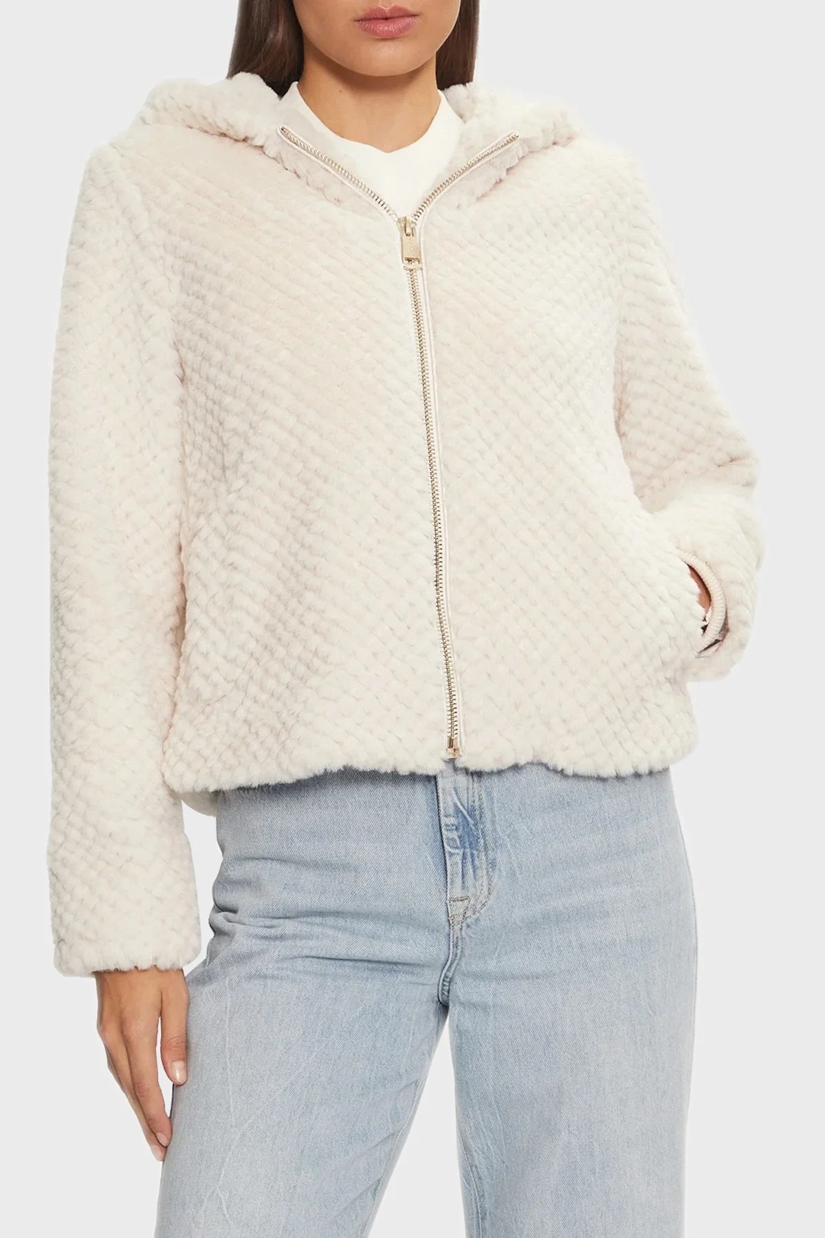 Guess New Theoline Yumuşak Tüylü Kapüşonlu Crop W3BL50WFSD0 Bayan Ceket W3BL50 WFSD0 G9L9 EKRU - 1