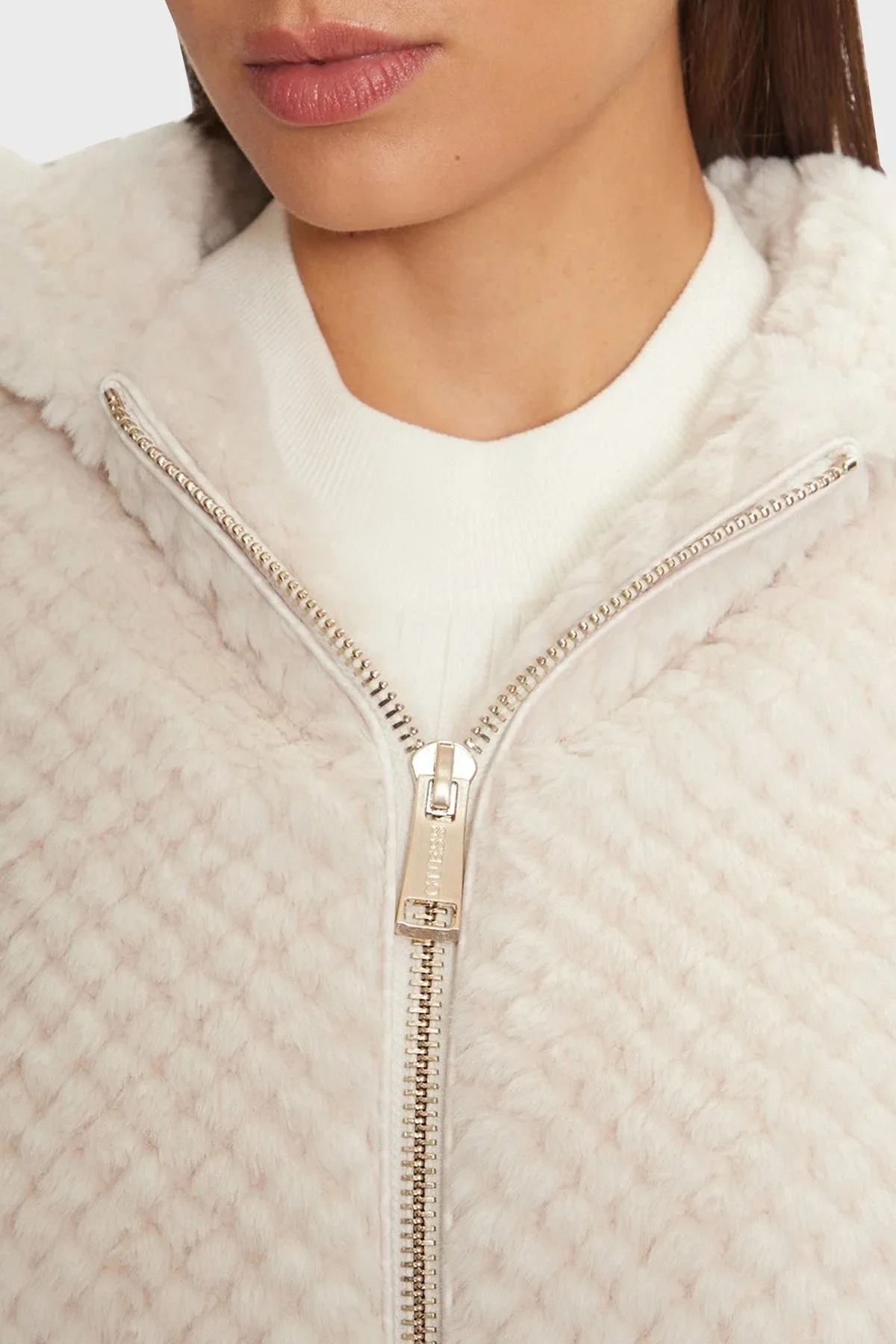 Guess New Theoline Yumuşak Tüylü Kapüşonlu Crop W3BL50WFSD0 Bayan Ceket W3BL50 WFSD0 G9L9 EKRU - 4