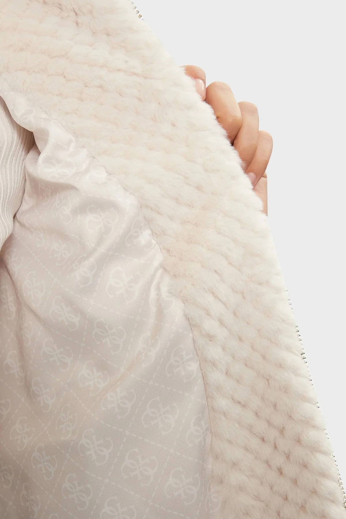 Guess New Theoline Yumuşak Tüylü Kapüşonlu Crop W3BL50WFSD0 Bayan Ceket W3BL50 WFSD0 G9L9 EKRU - 5