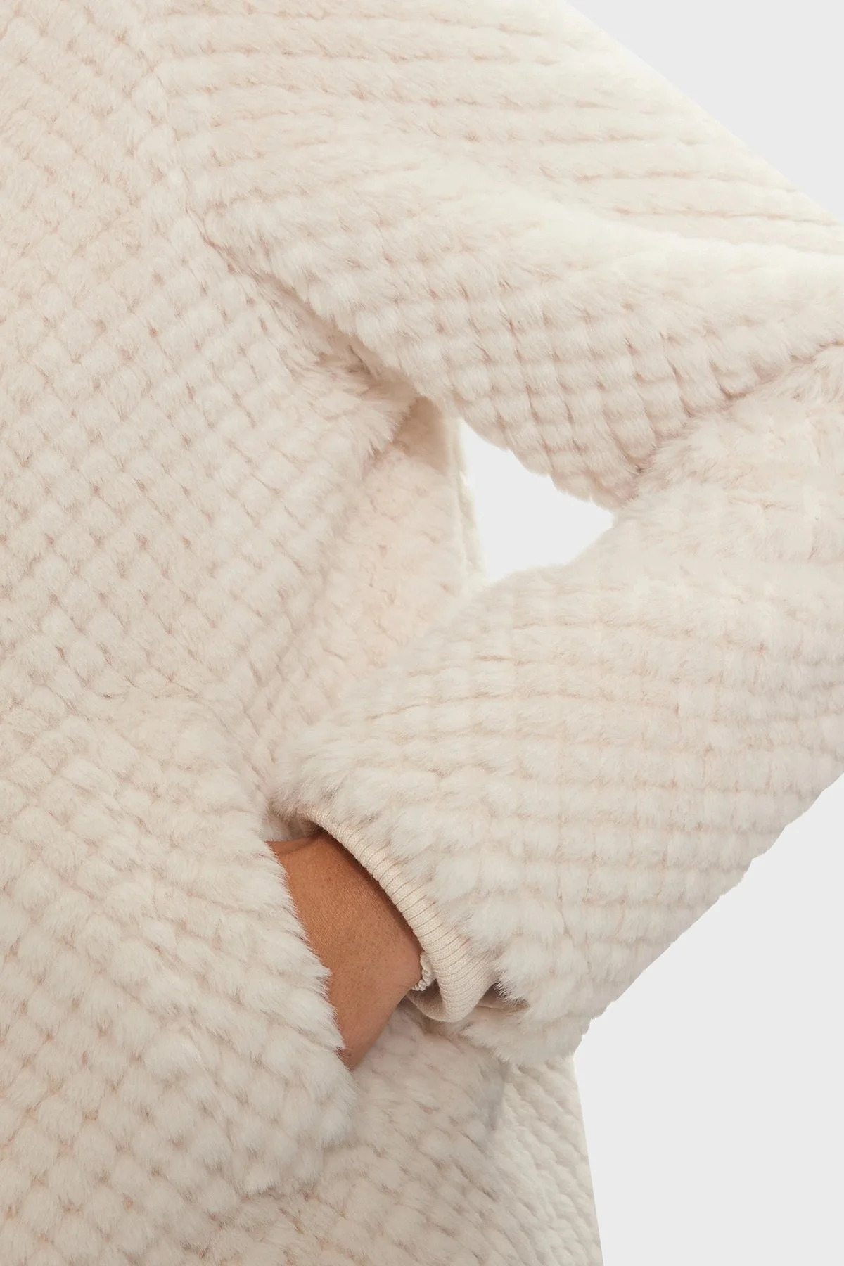 Guess New Theoline Yumuşak Tüylü Kapüşonlu Crop W3BL50WFSD0 Bayan Ceket W3BL50 WFSD0 G9L9 EKRU - 7