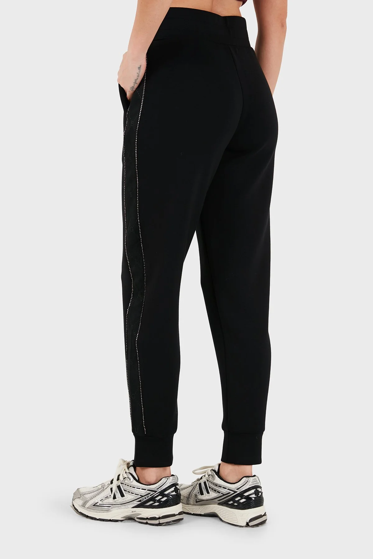Guess New Victoire Regular Fit Lastikli Paça W6YB14K4365 Kadın Pantolon W6YB14 K4365 JBLK Siyah - 3