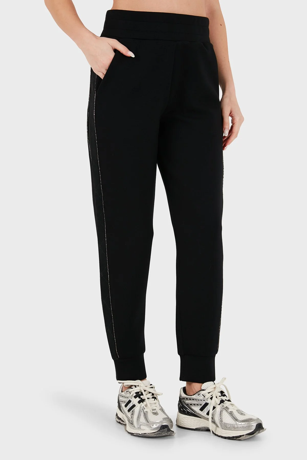 Guess New Victoire Regular Fit Lastikli Paça W6YB14K4365 Kadın Pantolon W6YB14 K4365 JBLK Siyah - 4