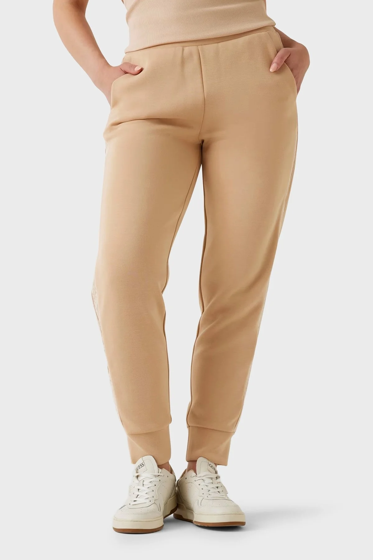 Guess New Victoire Regular Fit Ribanalı Paça Logo Şeritli W5YB11KBYE2 Bayan Pantolon W5YB11 KBYE2 A11T BEJ - 1