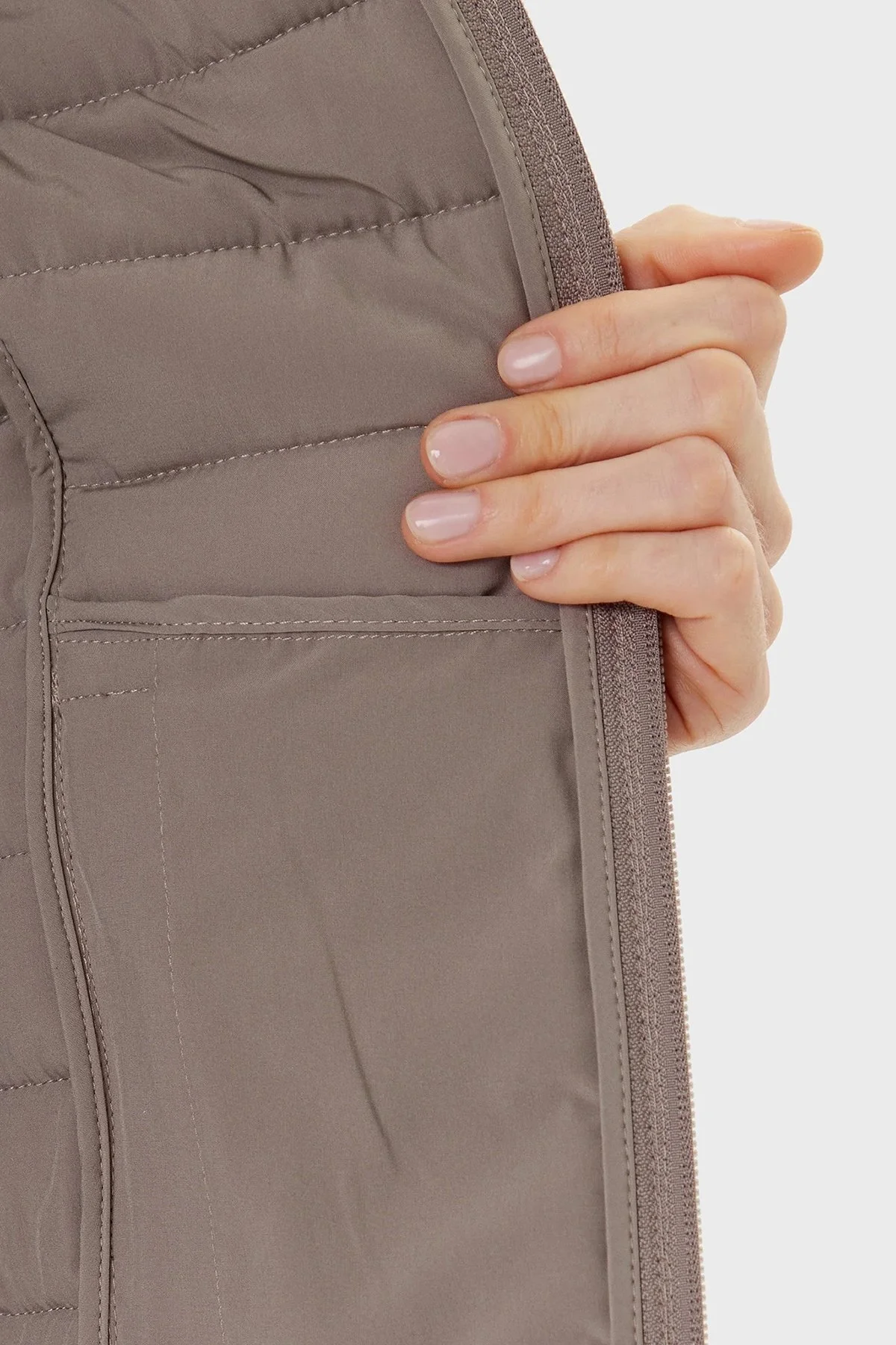 Guess New Vona Kapitoneli Regular Fit Bisiklet Yaka Logolu W5YL13WHDQ0 Bayan Mont W5YL13 WHDQ0 G1J1 GRİ - 6