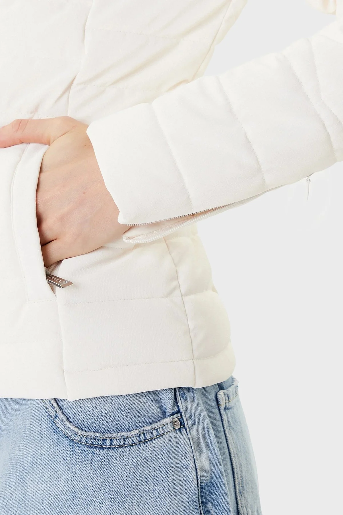 Guess New Vona Kapitoneli Regular Fit Bisiklet Yaka Logolu W5YL13WHDQ0 Bayan Mont W5YL13 WHDQ0 G9L9 EKRU - 5