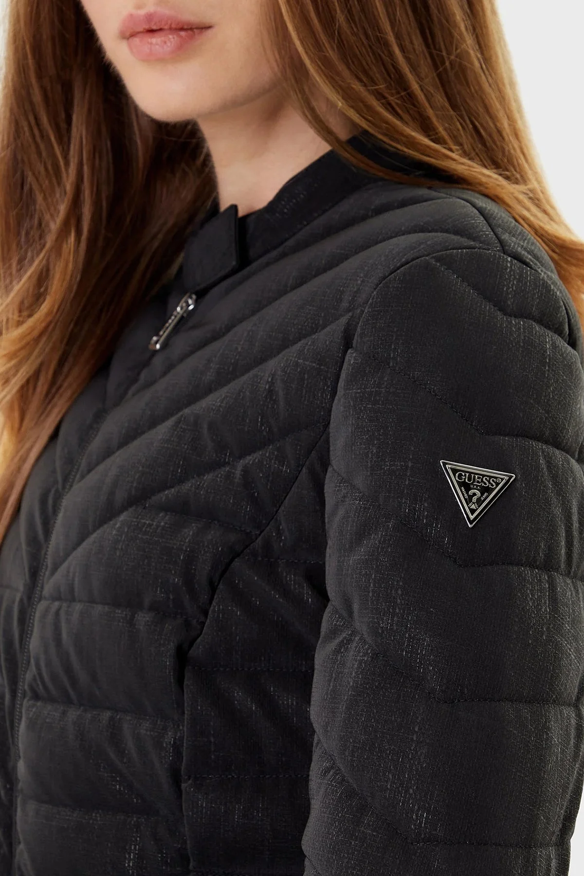 Guess New Vona Kapitoneli Regular Fit Bisiklet Yaka Logolu W5YL13WHDQ0 Bayan Mont W5YL13 WHDQ0 JBLK SİYAH - 4