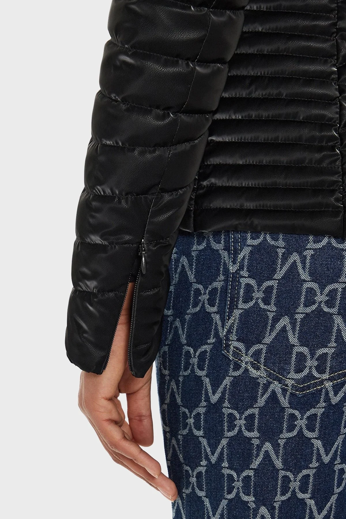 Guess New Vona Kapitoneli Regular Fit W4YL06KCBV0 Bayan Ceket W4YL06 KCBV0 JBLK SİYAH - 7