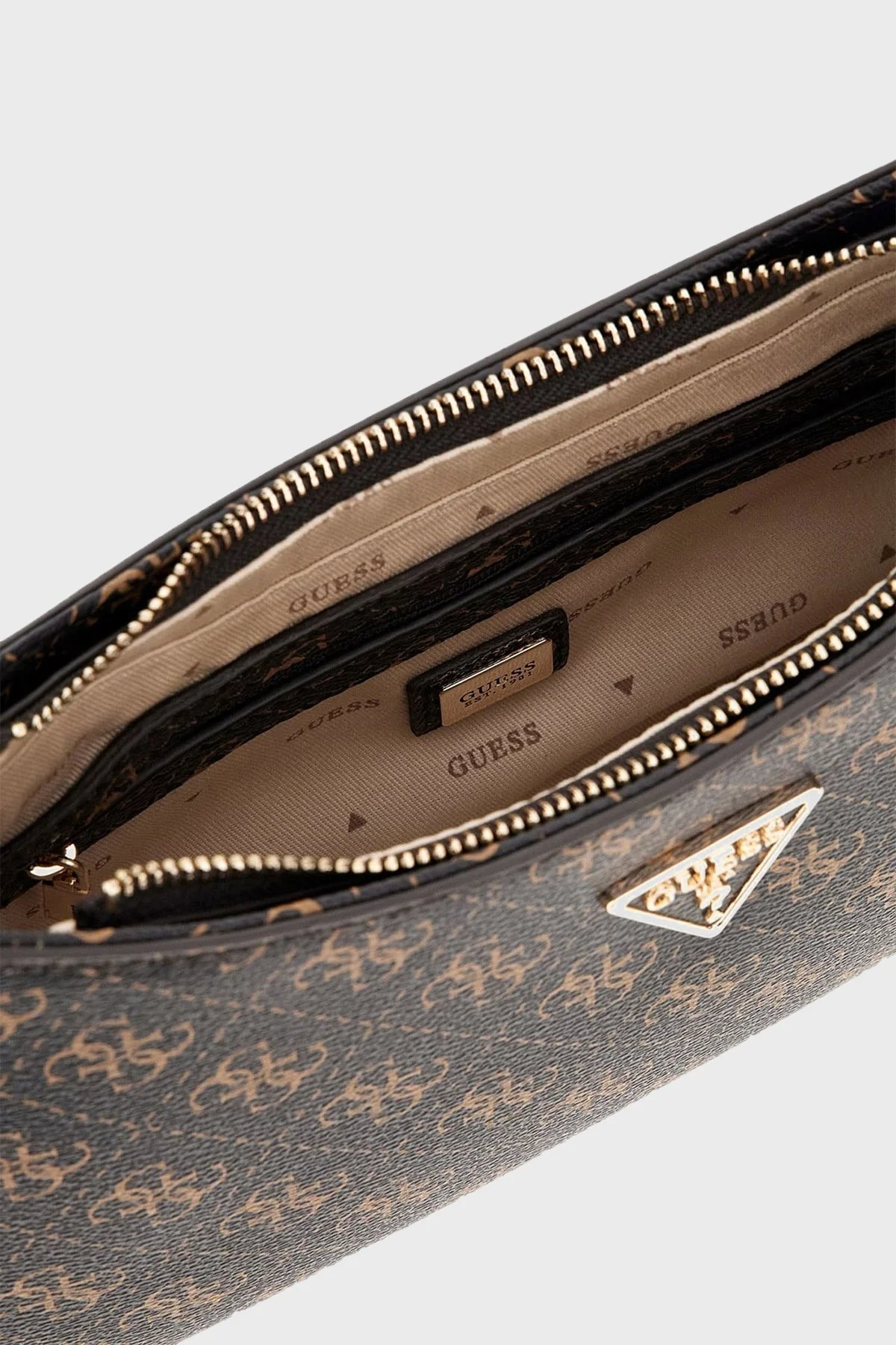 Guess Noelle 4G Poeny Logolu Deri AyarlanabilirAskılı HWQL7879180 Bayan Çanta HWQL78 79180 BRO KAHVE - 6