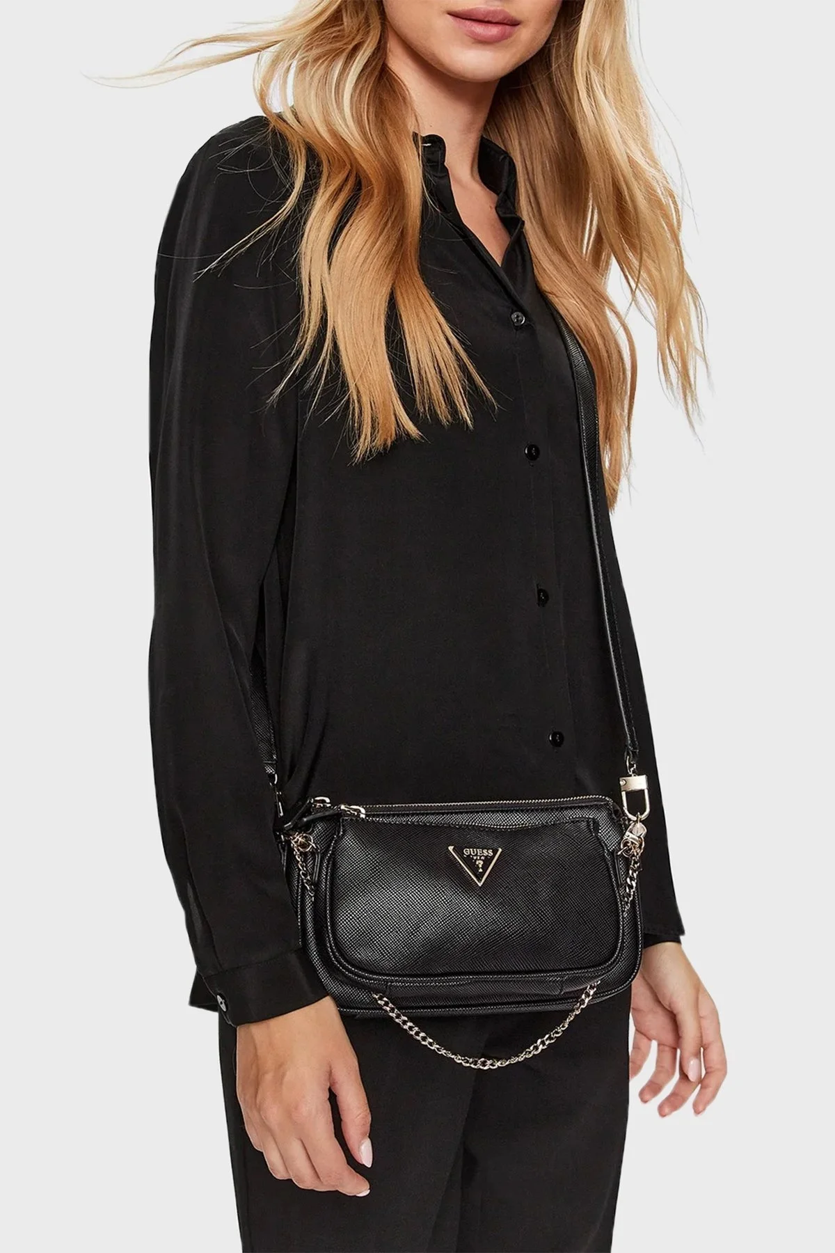 Guess Noelle Logo Desenli Zincir Detaylı Çapraz Askılı Bayan Çanta HWZG7879710 BLA SİYAH - 2