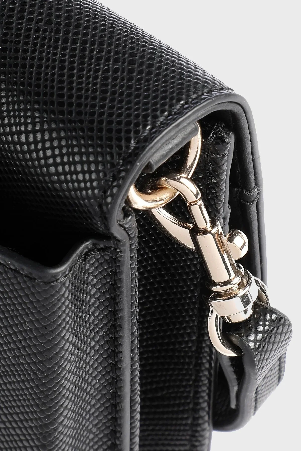 Guess Noelle Logolu Cep Telefonu Bölmeli Ayarlanabilir Omuz Askılı Bayan Çanta HWZG7879790 BLA SİYAH - 4