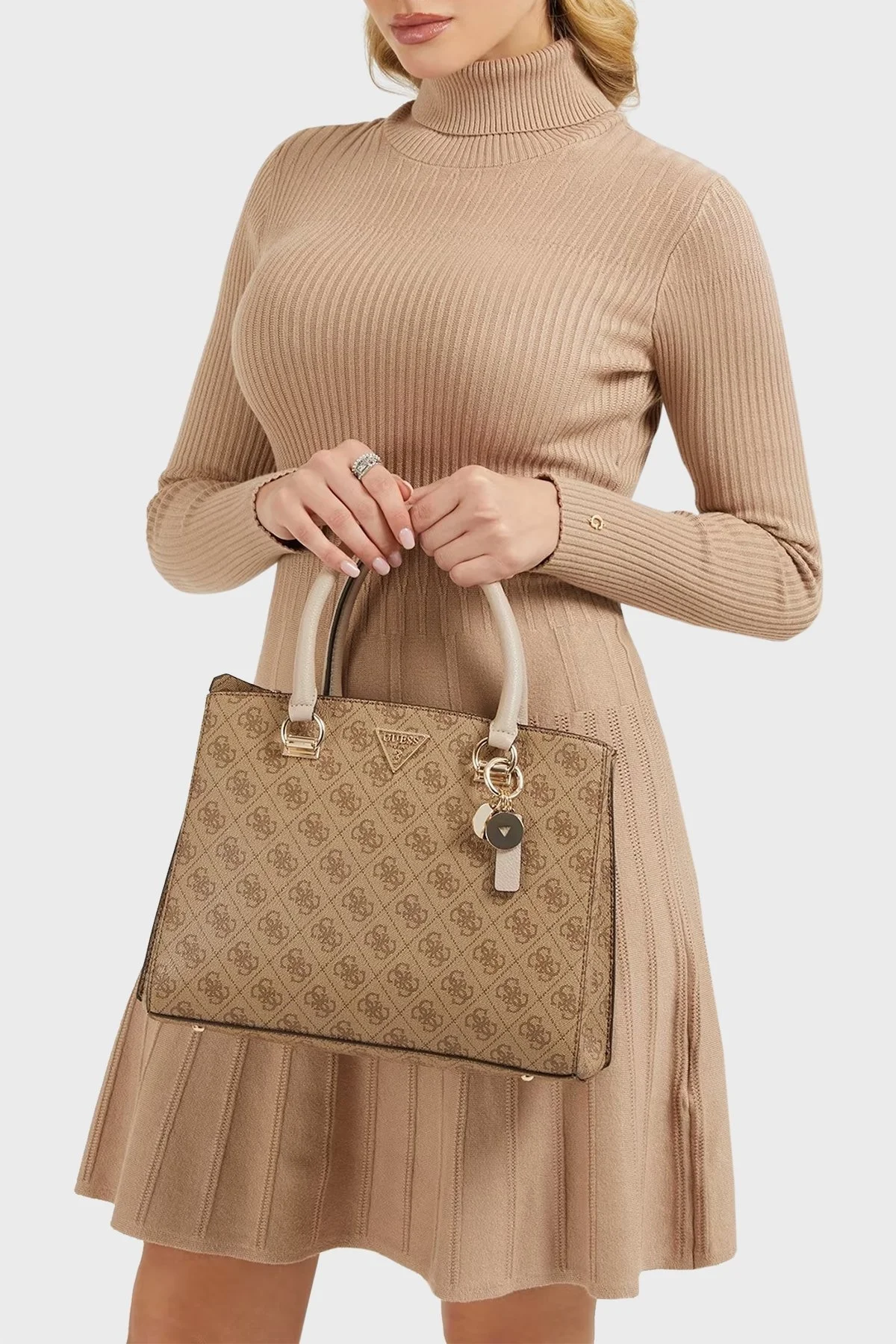 Guess Noelle Logolu Çıkarılabilir Omuz Askılı Bayan Çanta HWBG7879060 LTL KAHVE - 2