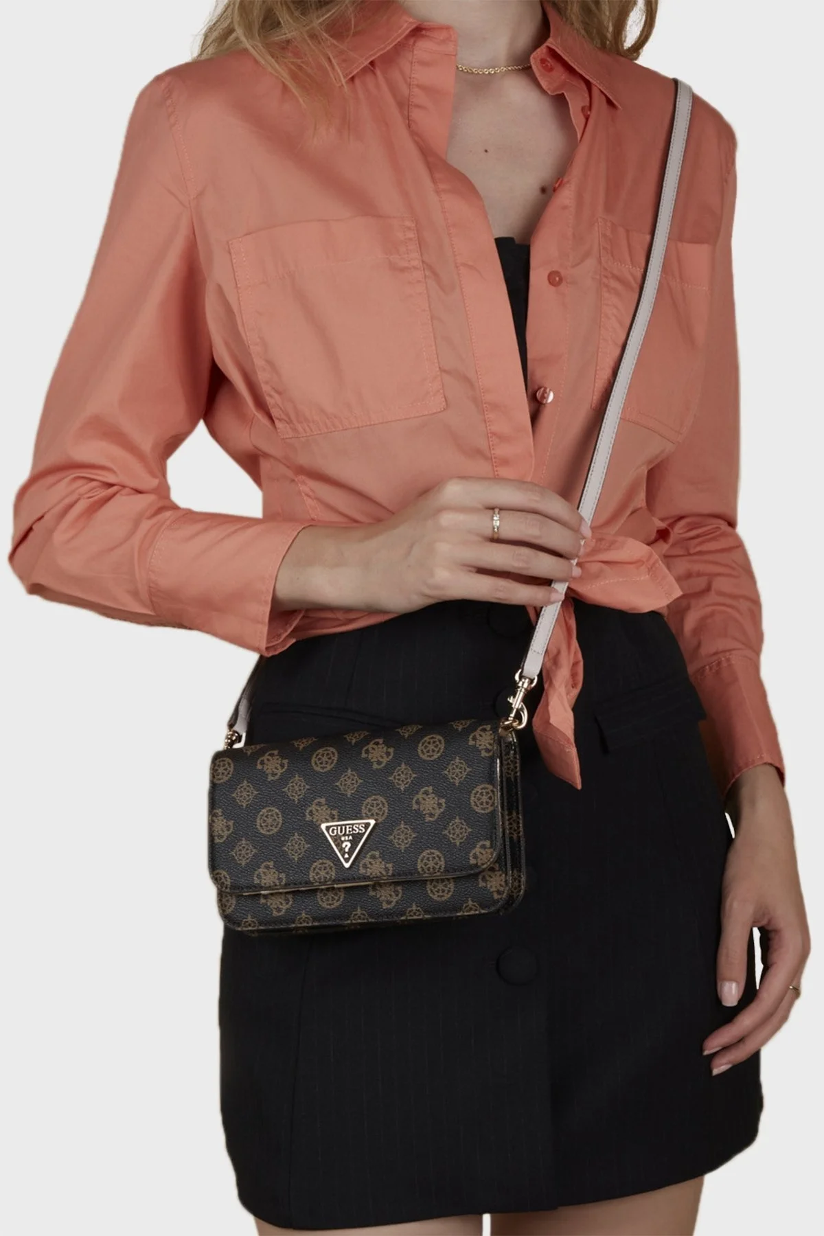 Guess Noelle Logolu Cüzdan Detaylı Çapraz Omuz Askılı Mini Bayan Çanta HWPT7879790 MLO SİYAH-KAHVE - 2