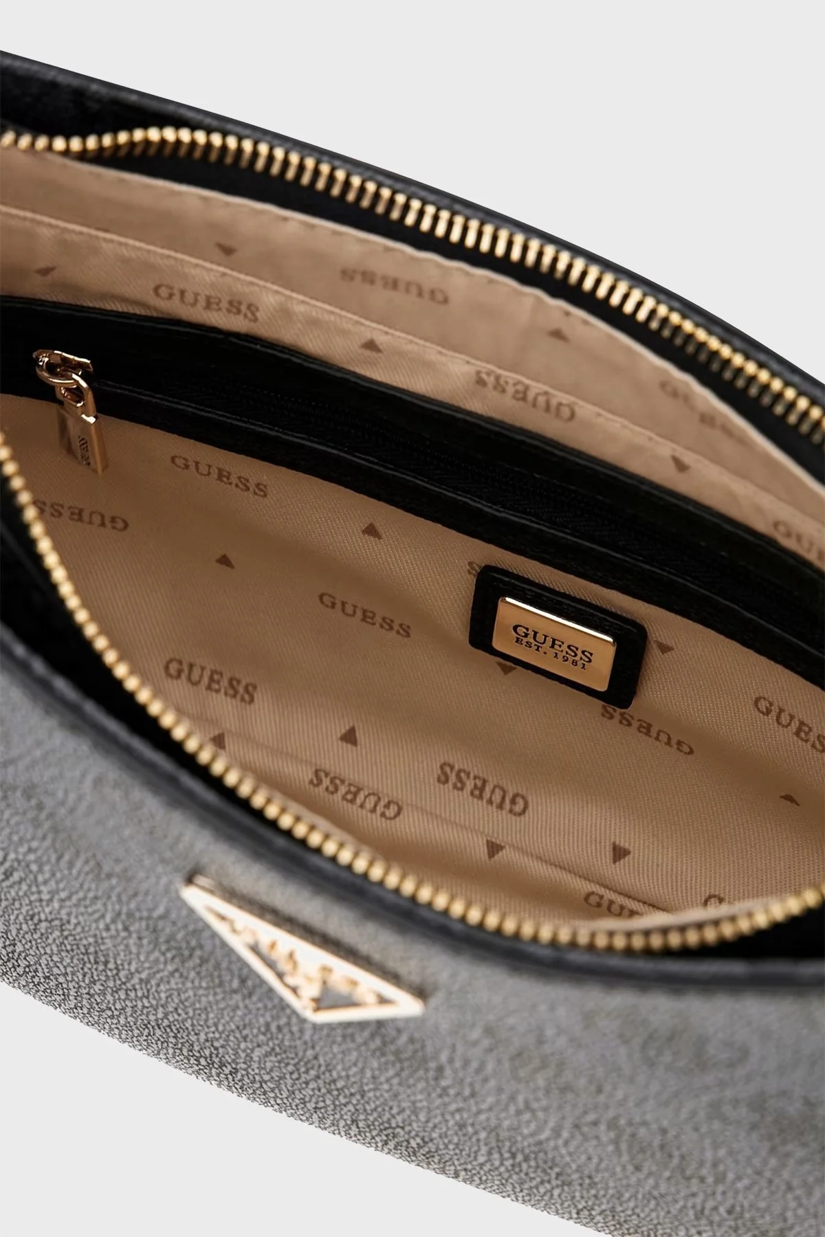 Guess Noelle Metal Üçgen Logolu Omuz Askılı Bayan Çanta HWBG7879180 CLO ANTRASİT - 3