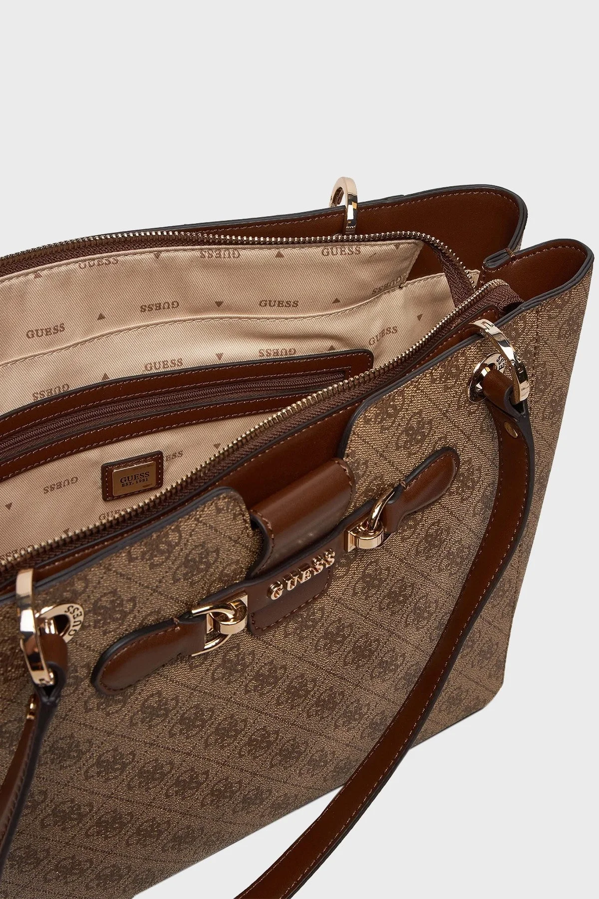 Guess Nolana 4G Logolu Fermuarlı Büyük HWSG9500250 Bayan Çanta HWSG95 00250 LGW AÇIK KAHVE - 3