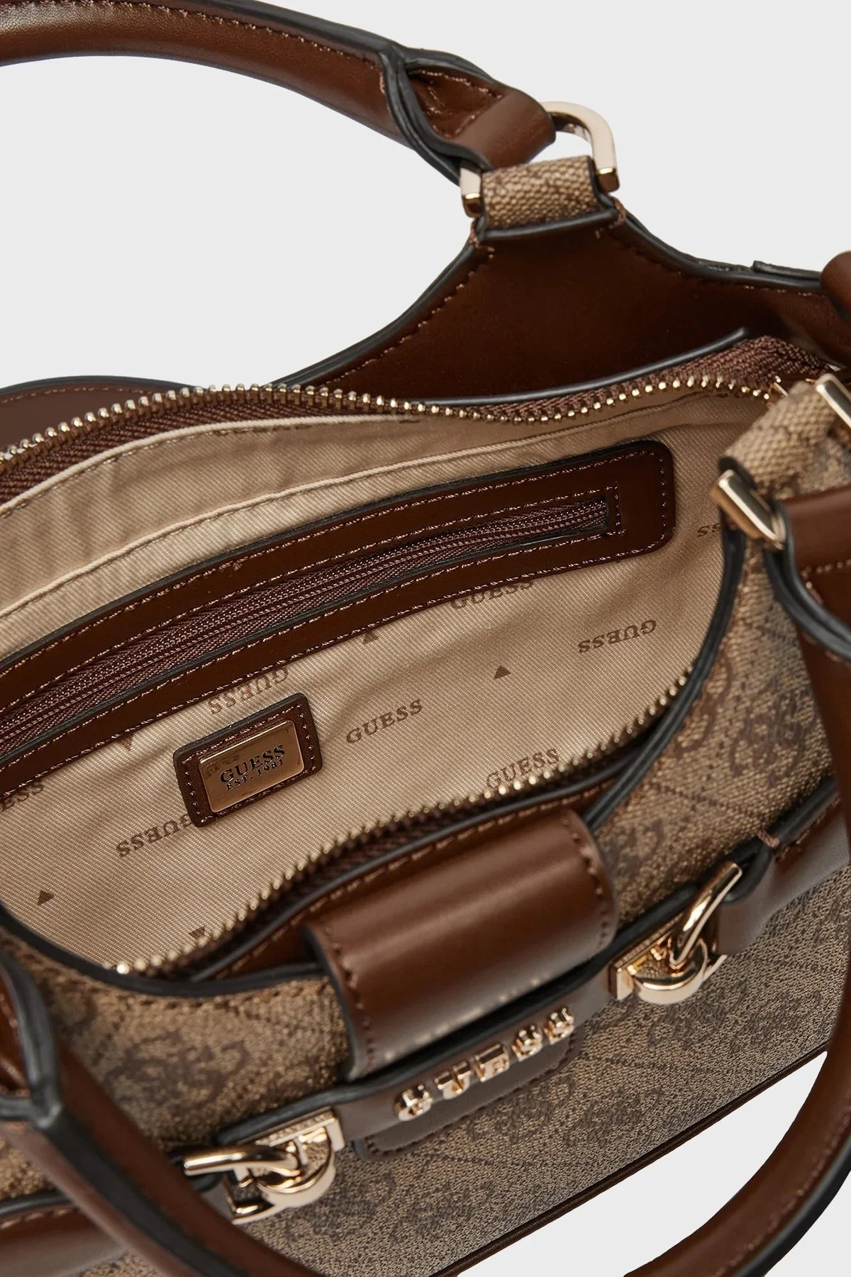 Guess Nolana Logolu Çıkarılabilir Zincir Askılı HWSG9500050 Bayan Çanta HWSG95 00050 LGW AÇIK KAHVE - 4