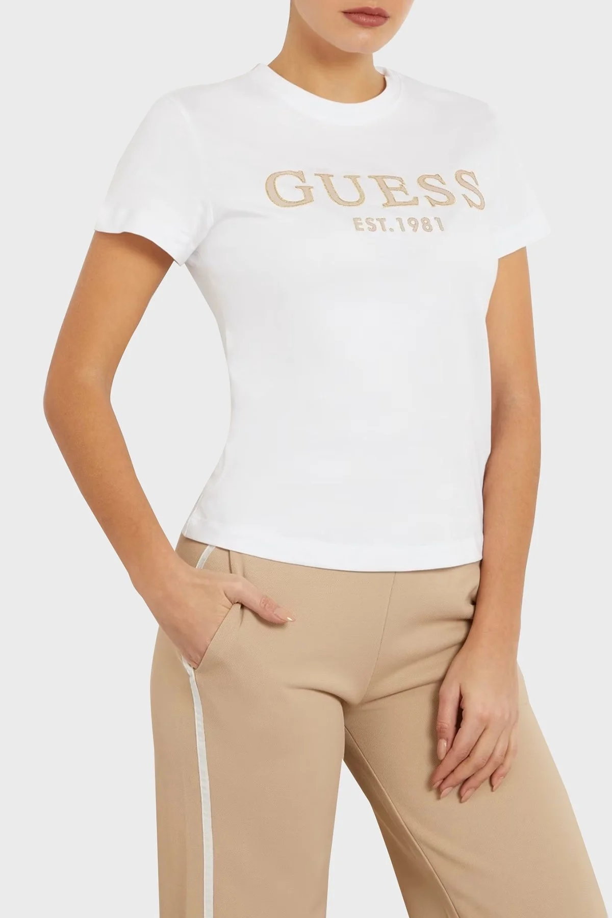 Guess Nyra Pamuklu Regular Fit V4GI01I3Z14 Bayan T Shirt V4GI01 I3Z14 G011 BEYAZ - 1