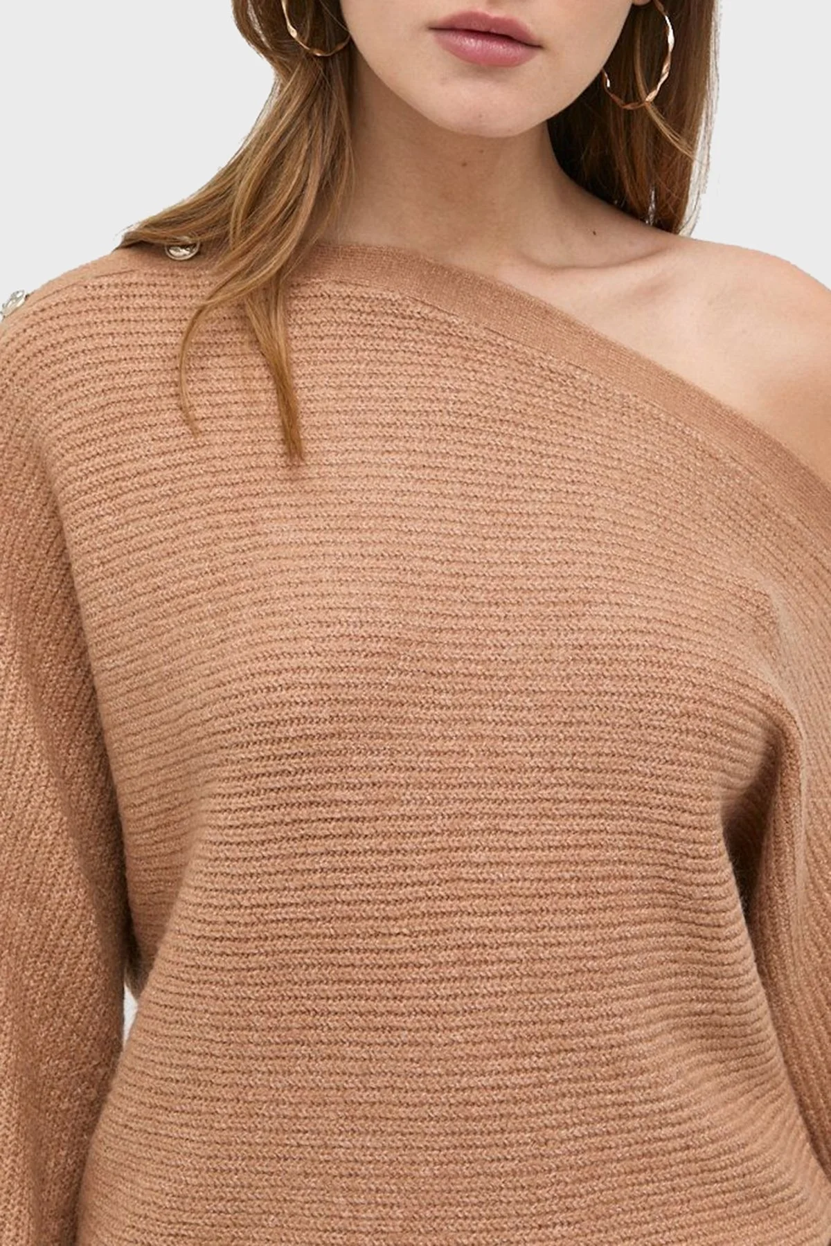 Guess Off Shoulder Düğme Detaylı Regular Fit Triko Bayan Kazak W2GR26Z2XU0 A10N KAHVE - 3