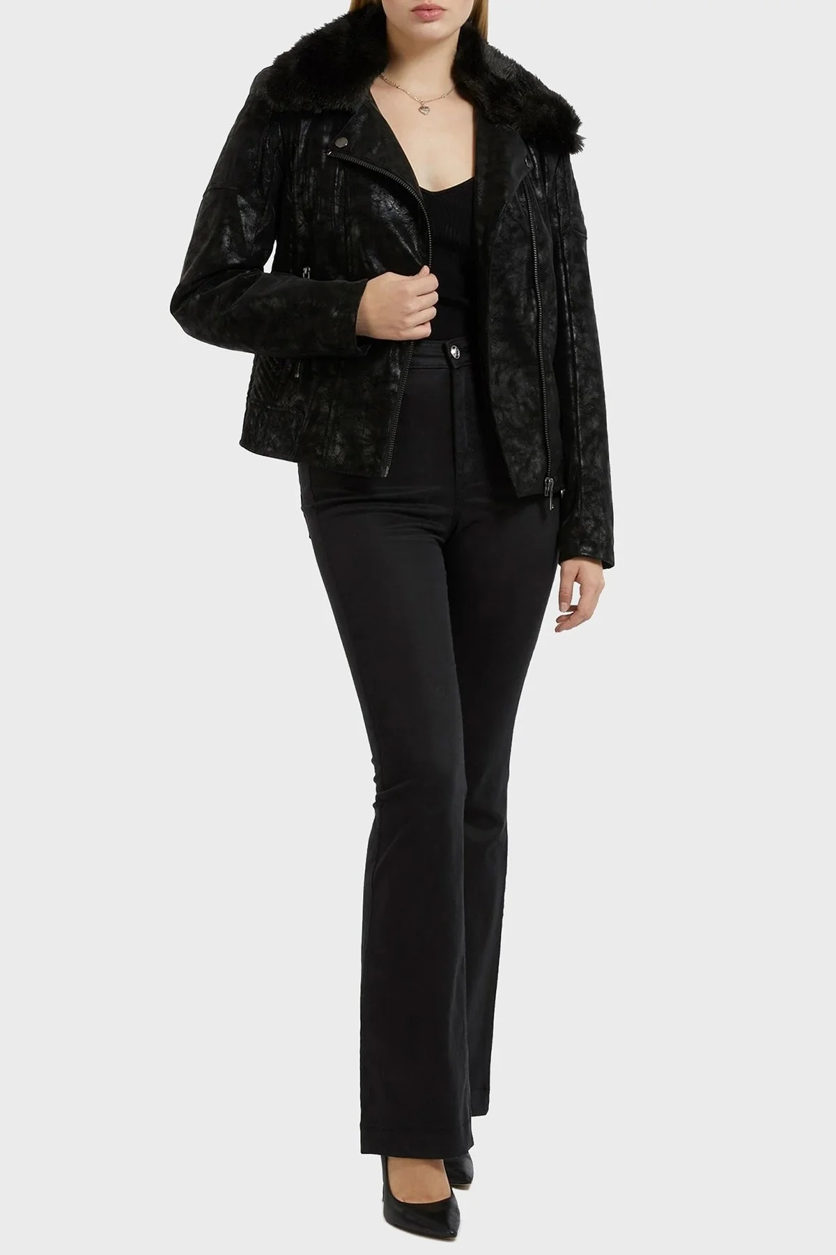 Guess Olivia Çıkatılabilir Suni Kürklü Fermuarlı Slim Fit Deri Bayan Mont W2BL62WE5V0 JBLK SİYAH - 2