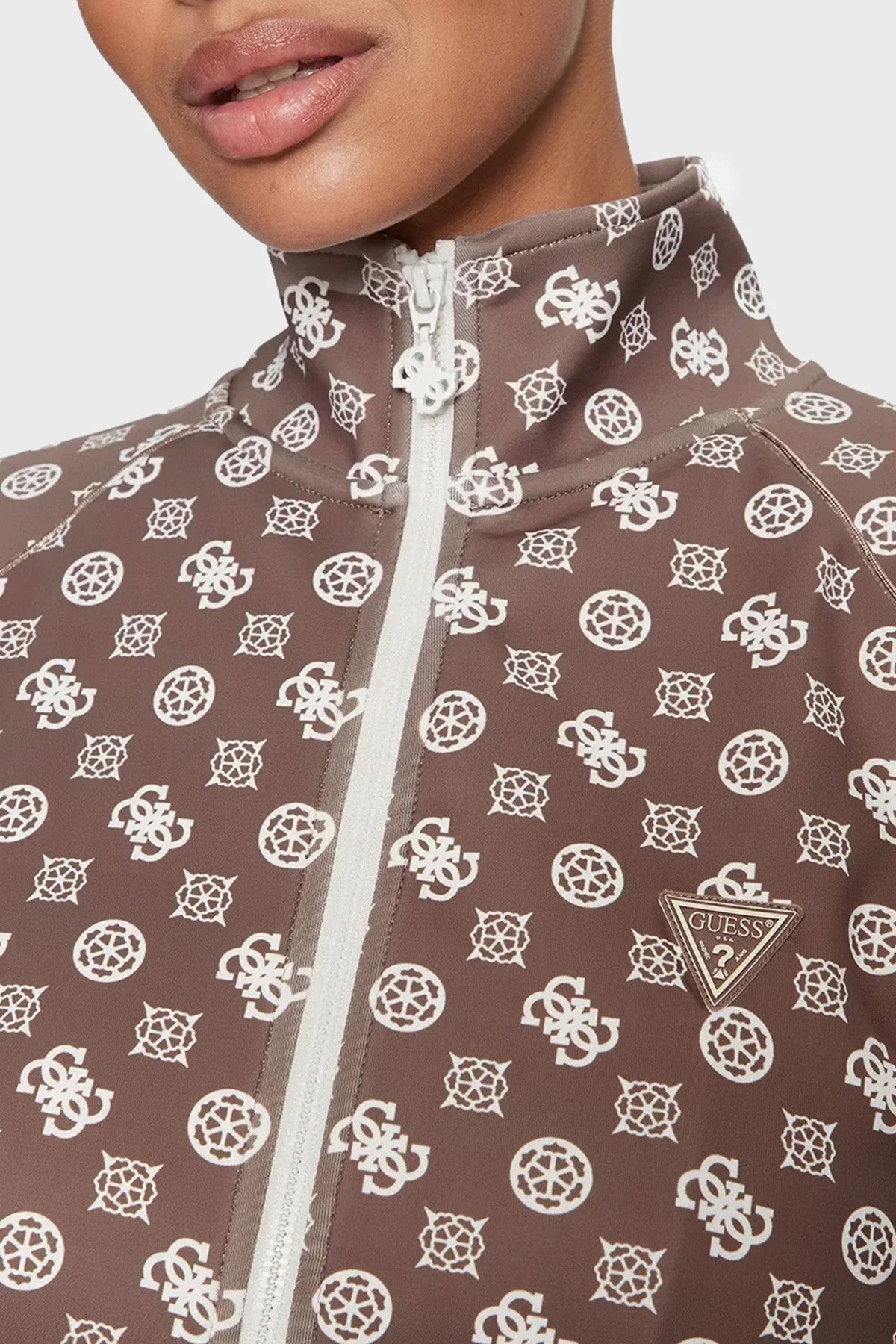 Guess Ologram Slim Fit Dik Yaka Scuba Bayan Sweat V3BQ05KB212 P1BY KAHVE-BEYAZ - 4