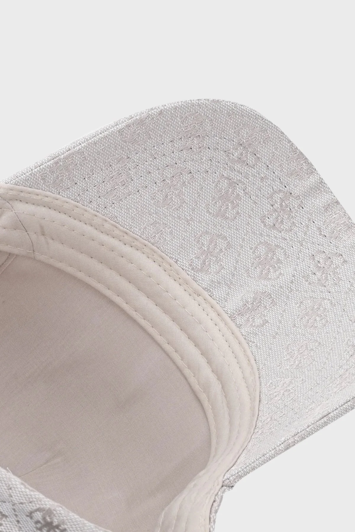 Guess Orlina Jakarlı Logo Baskılı AW5184POL03 Bayan Şapka AW5184 POL03 DVL EKRU - 8