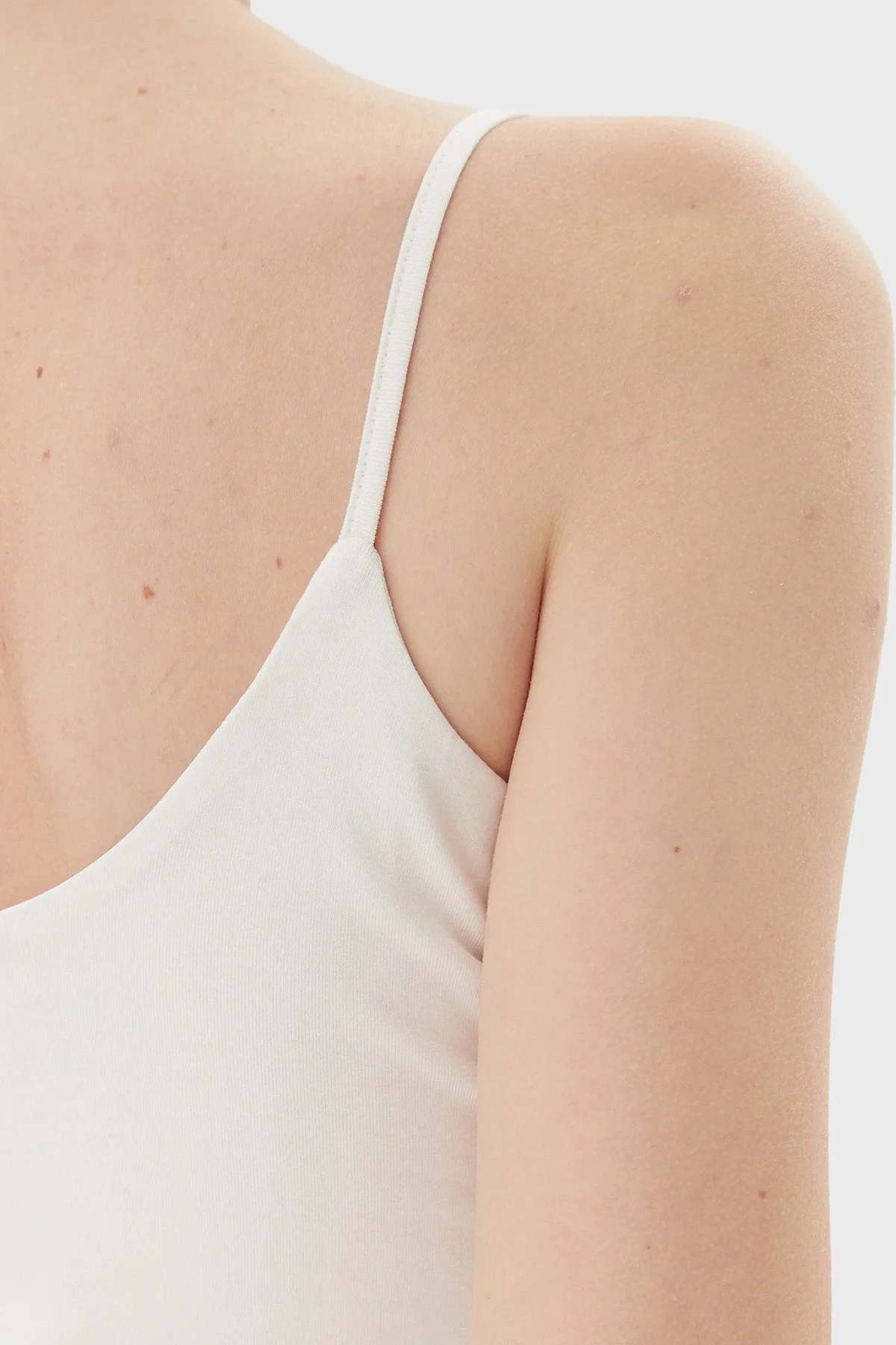 Guess Ortensia Pamuklu Slim Fit Taşlı Logolu V5GP22J1314 Bayan Top V5GP22 J1314 G056 KREM - 4