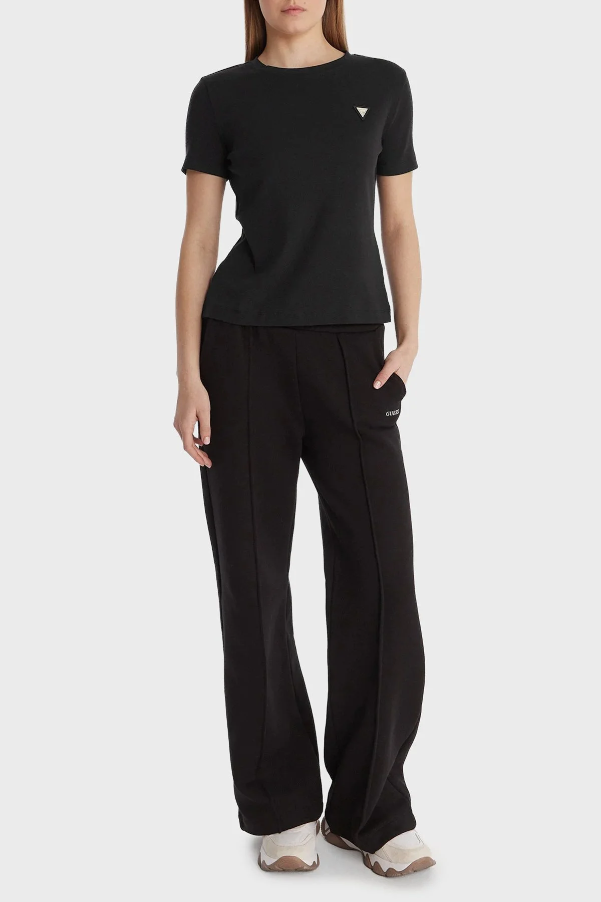 Guess Pamuk Karışımlı Slim Fit Bisiklet Yaka Logolu V6RI17KD741 Bayan T Shirt V6RI17 KD741 JBLK SİYAH - 2