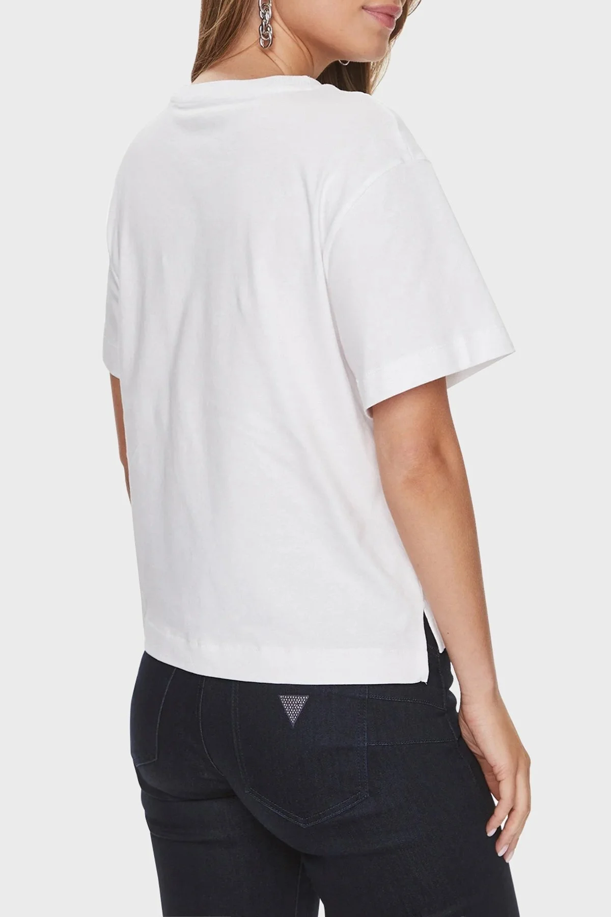 Guess Pamuklu Boxy Fit Bisiklet Yaka W4RI43 K8FQ4 Bayan T Shirt W4RI43K8FQ4 G011 BEYAZ - 2