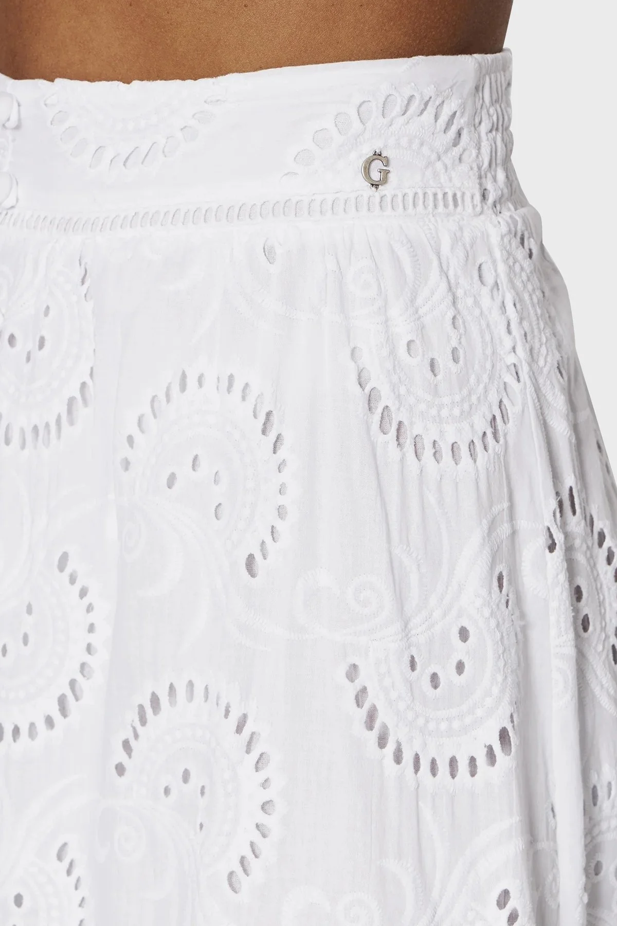 Guess Pamuklu Nakış İşlemeli Yırtmaçlı Uzun Bayan Etek W2GD44WEJV0 G011 BEYAZ - 4