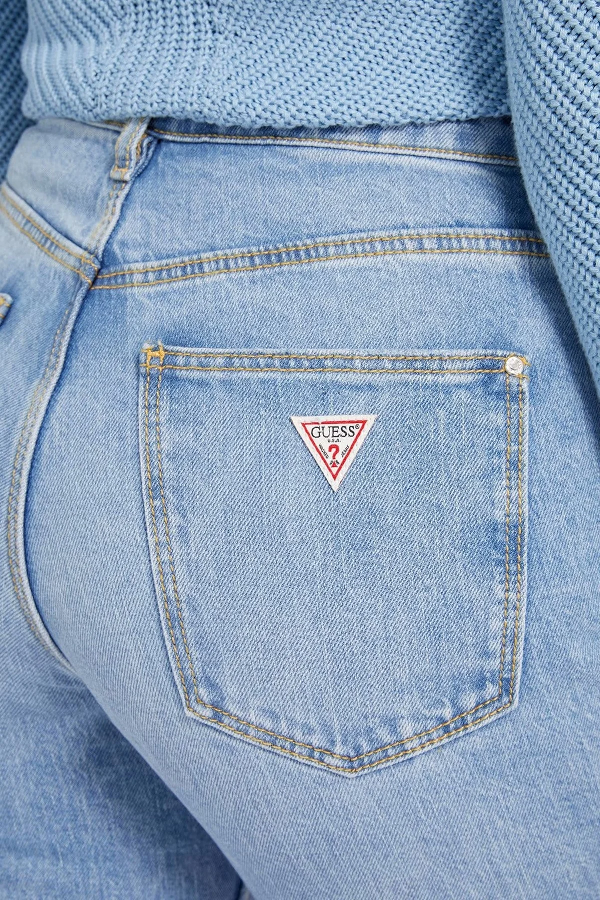 Guess Pamuklu Yüksek Bel Düz Paça Mom Jeans W2YA21 D4NH6 Bayan Kot Pantolon W2YA21D4NH6 AULI AÇIK MAVİ - 4