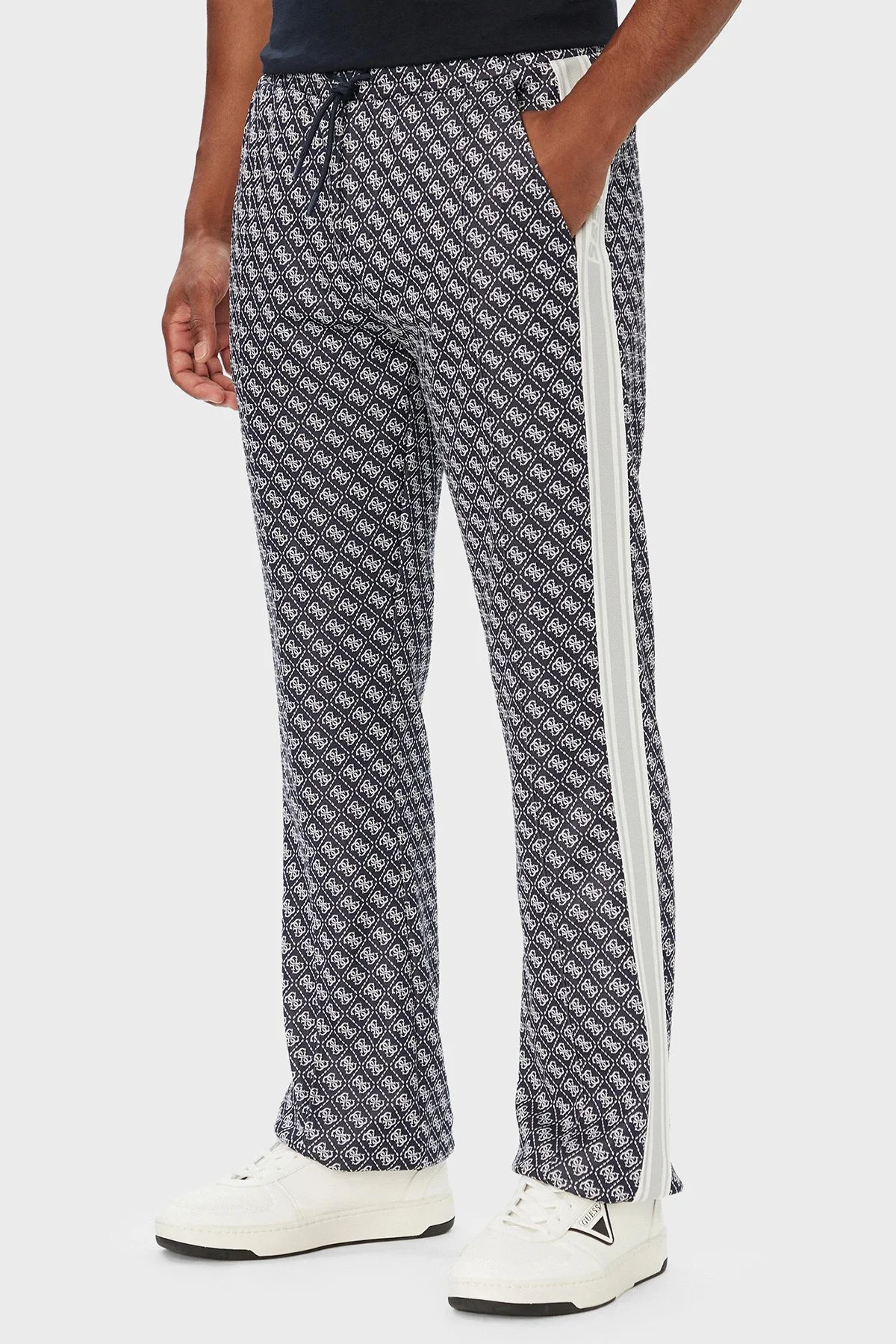 Guess Parimo 4G Logolu Regular Fit Normal Bel Düz Paça Z5BB07K2042 Erkek Pantolon Z5BB07 K2042 FBI2 Lacivert - 1
