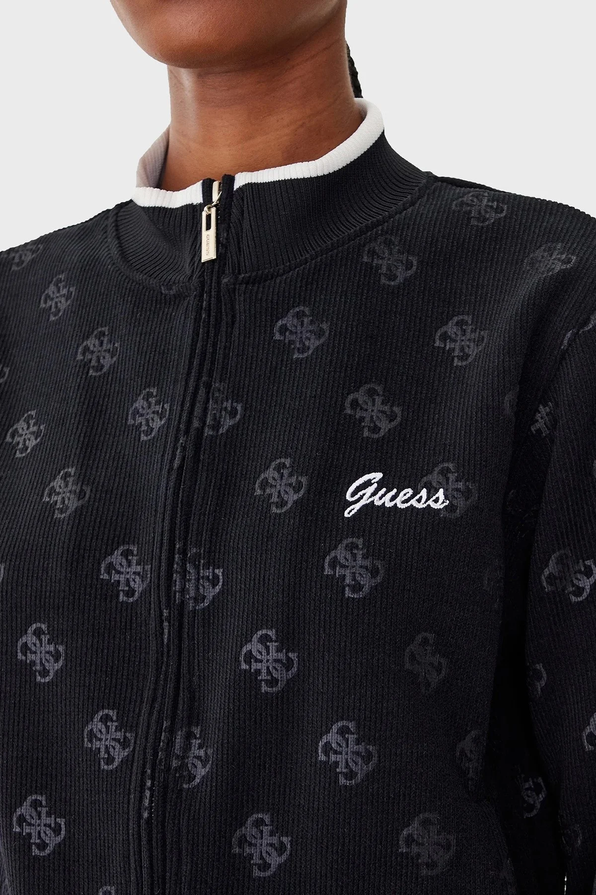 Guess Paulina 4G Logolu Regular Fit Dik Yaka V5BQ01K1902 Bayan Sweat V5BQ01 K1902 JBLK SİYAH - 4