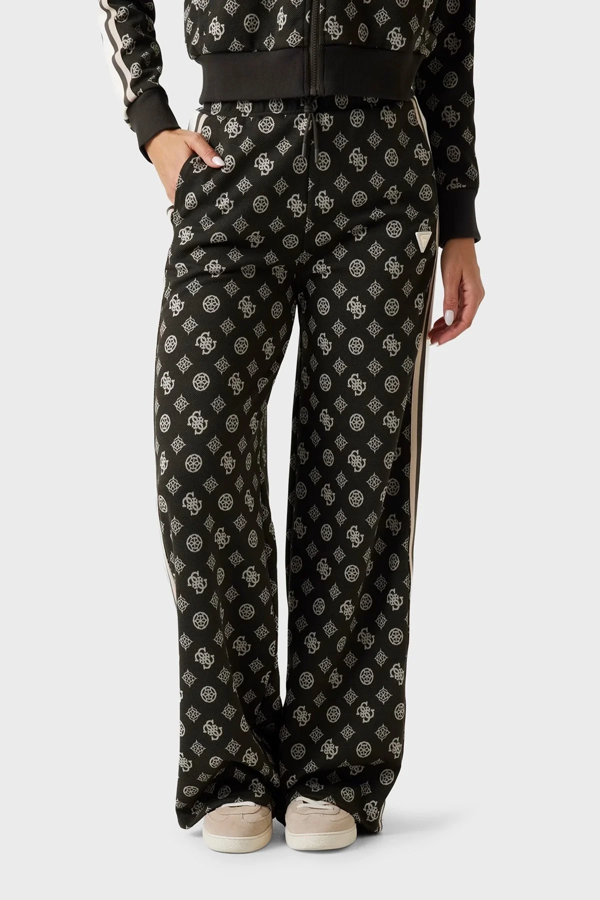 Guess Peony 4G Logo Baskılı Regular Fit Yüksek Bel Jogger V5YB10K0282 Bayan Pantolon V5YB10 K0282 FJ8C HAKİ - 1