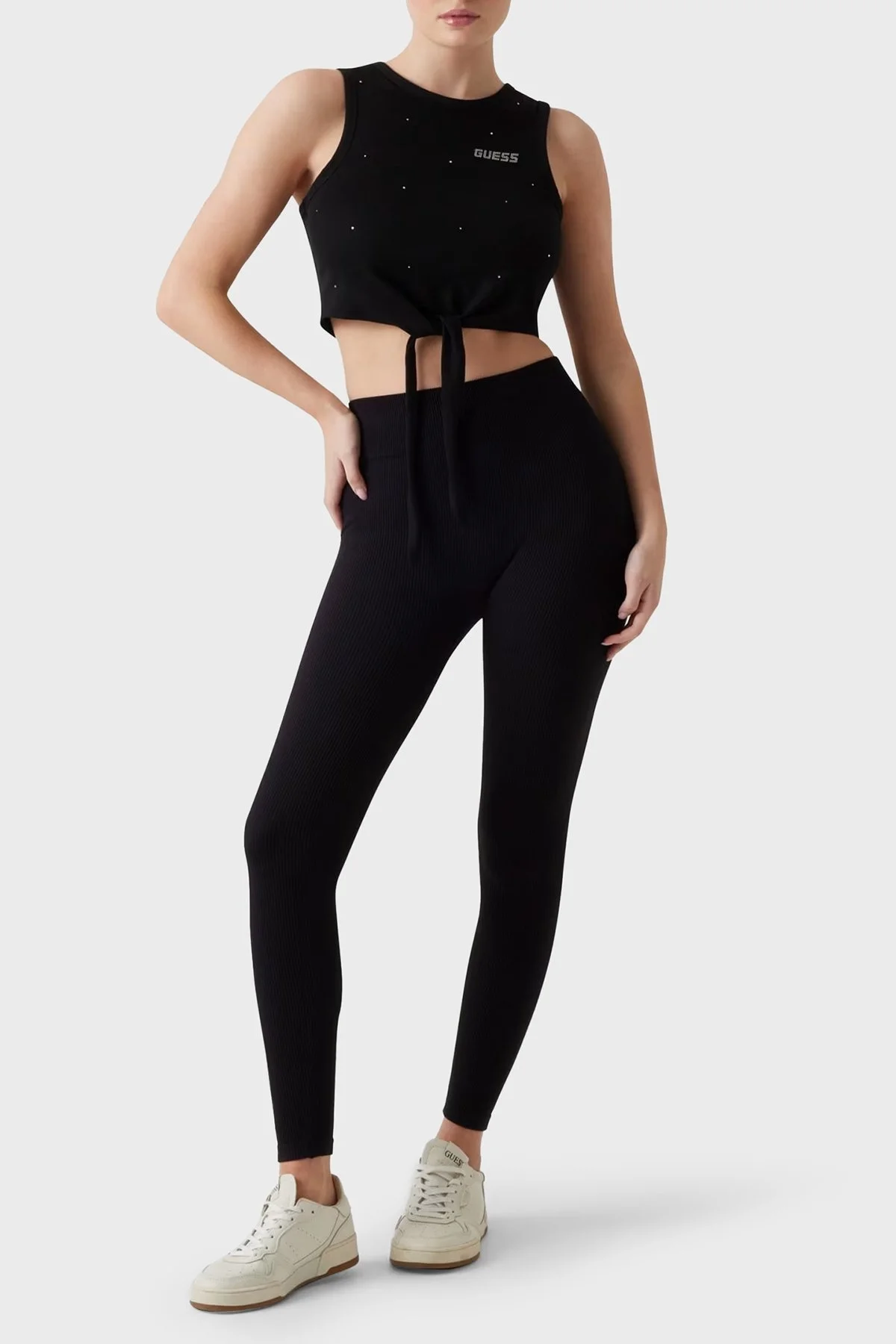 Guess Primula Pamuklu Taşlı Boxy Fit Bağlama Detaylı Crop T Shirt V5GI01I3Z14 Bayan Top V5GI01 I3Z14 JBLK SİYAH - 7