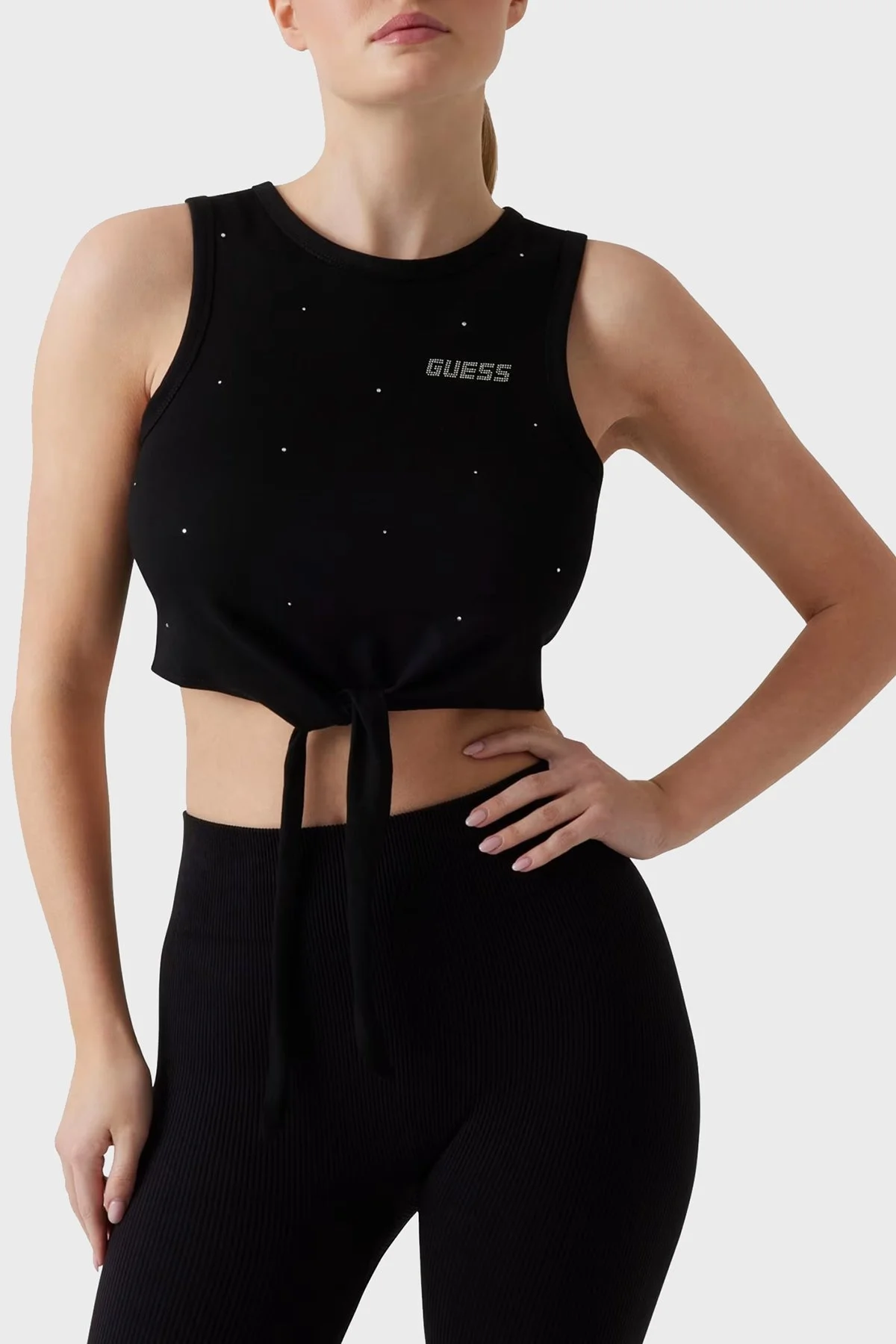 Guess Primula Pamuklu Taşlı Boxy Fit Bağlama Detaylı Crop T Shirt V5GI01I3Z14 Bayan Top V5GI01 I3Z14 JBLK SİYAH - 9