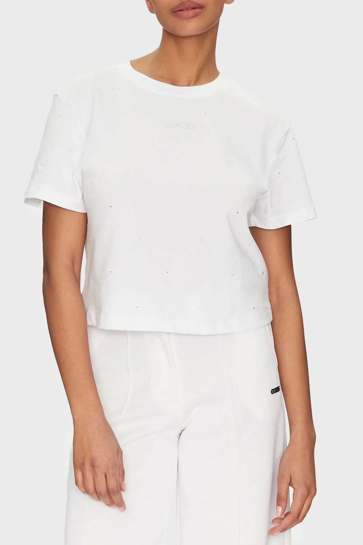 Guess Primula Taşlı Logolu Pamuklu Boxy Fit Bisiklet Yaka V5GI00I3Z14 Bayan T Shirt V5GI00 I3Z14 G011 BEYAZ - 6